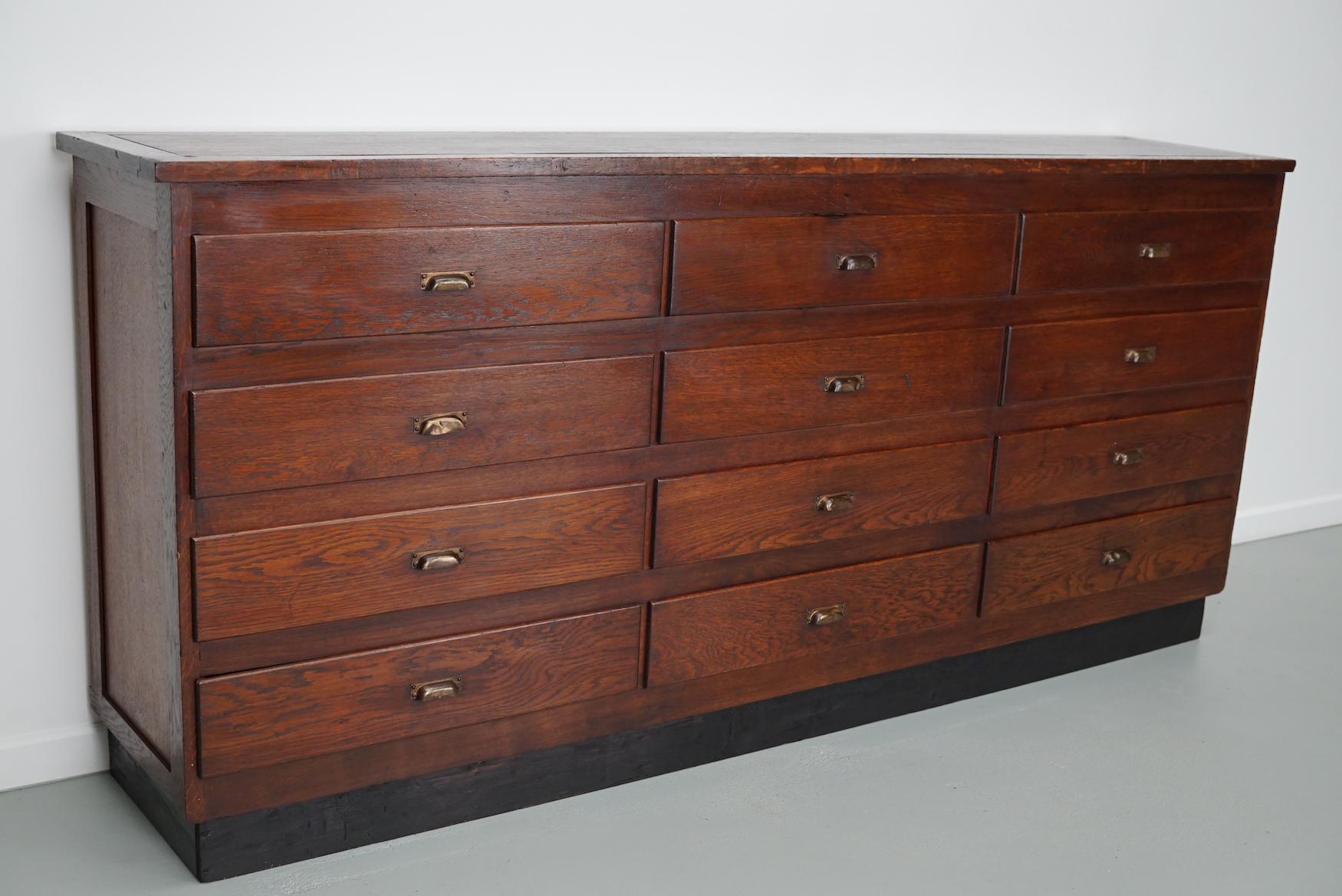 Armadietto da farmacia o schedario in Oak Oak vintage, anni '50 in vendita 1