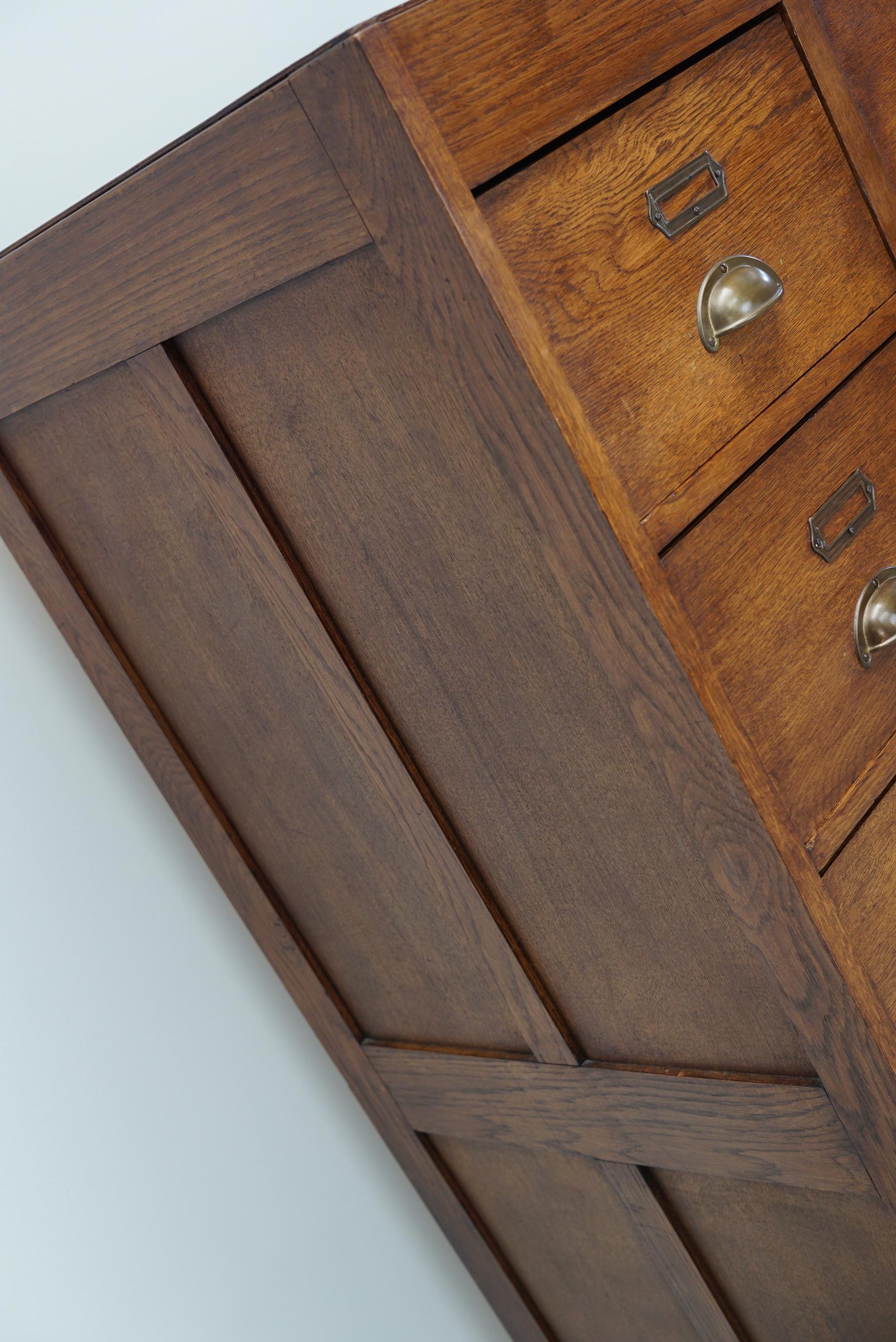 Meuble d'apothicaire / classeur vintage en Oak Oak, années 1930 en vente 2