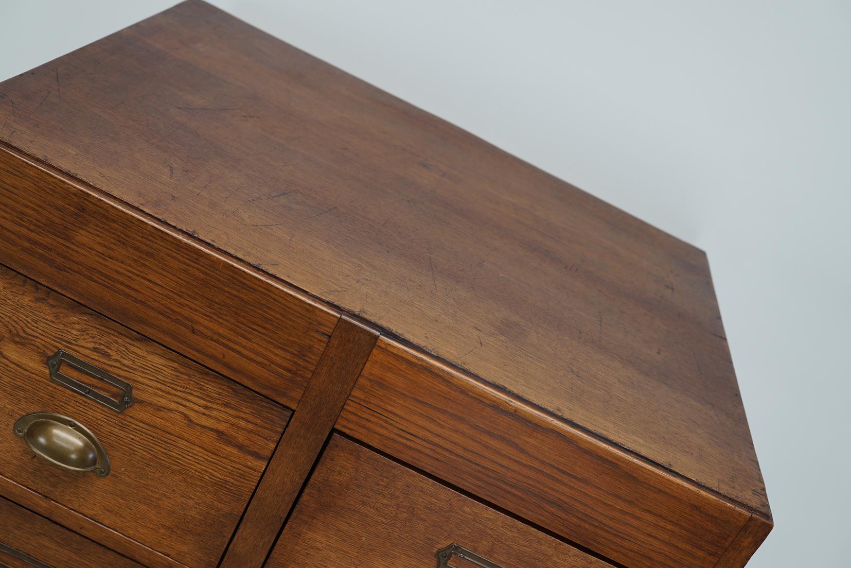 Meuble d'apothicaire / classeur vintage en Oak Oak, années 1930 en vente 3