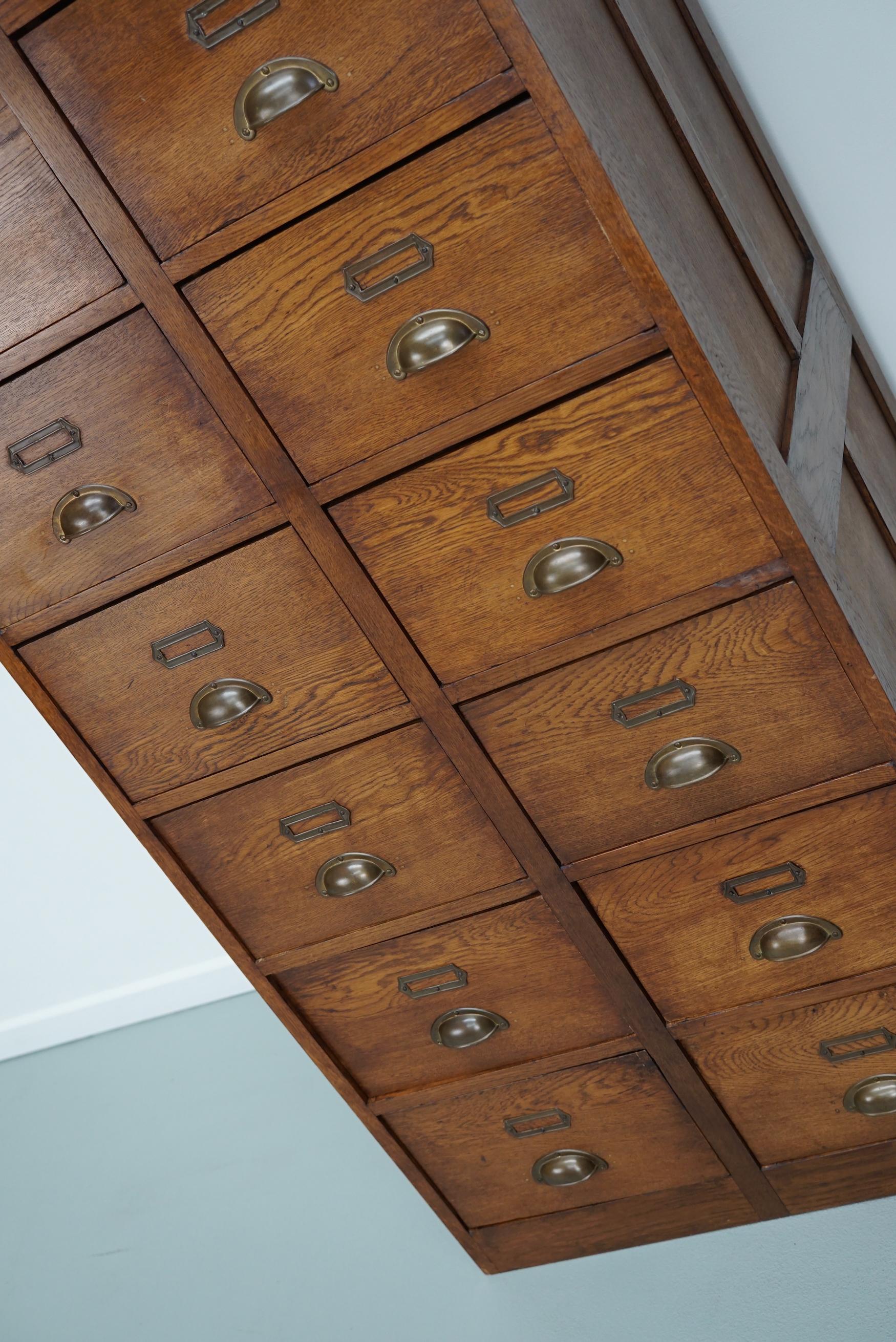 Art déco Meuble d'apothicaire / classeur vintage en Oak Oak, années 1930 en vente