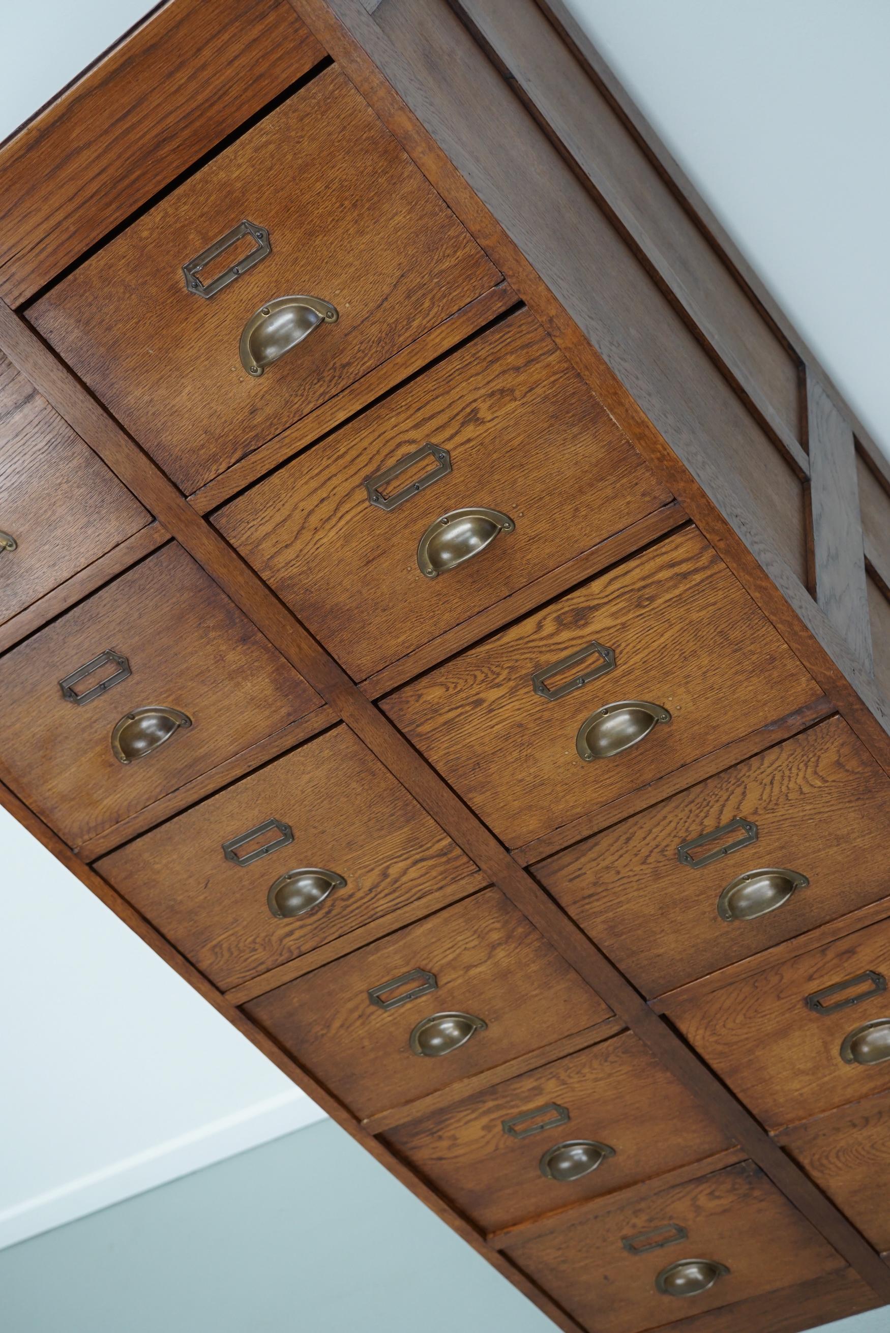 Placage Meuble d'apothicaire / classeur vintage en Oak Oak, années 1930 en vente
