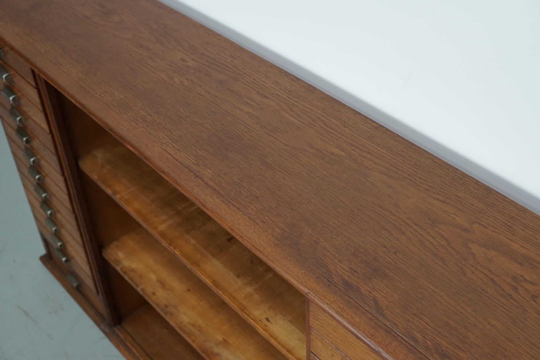 Vintage Dutch Oak Apothecary Sideboard / Filing Cabinet, 1950s In Good Condition For Sale In Nijmegen, NL