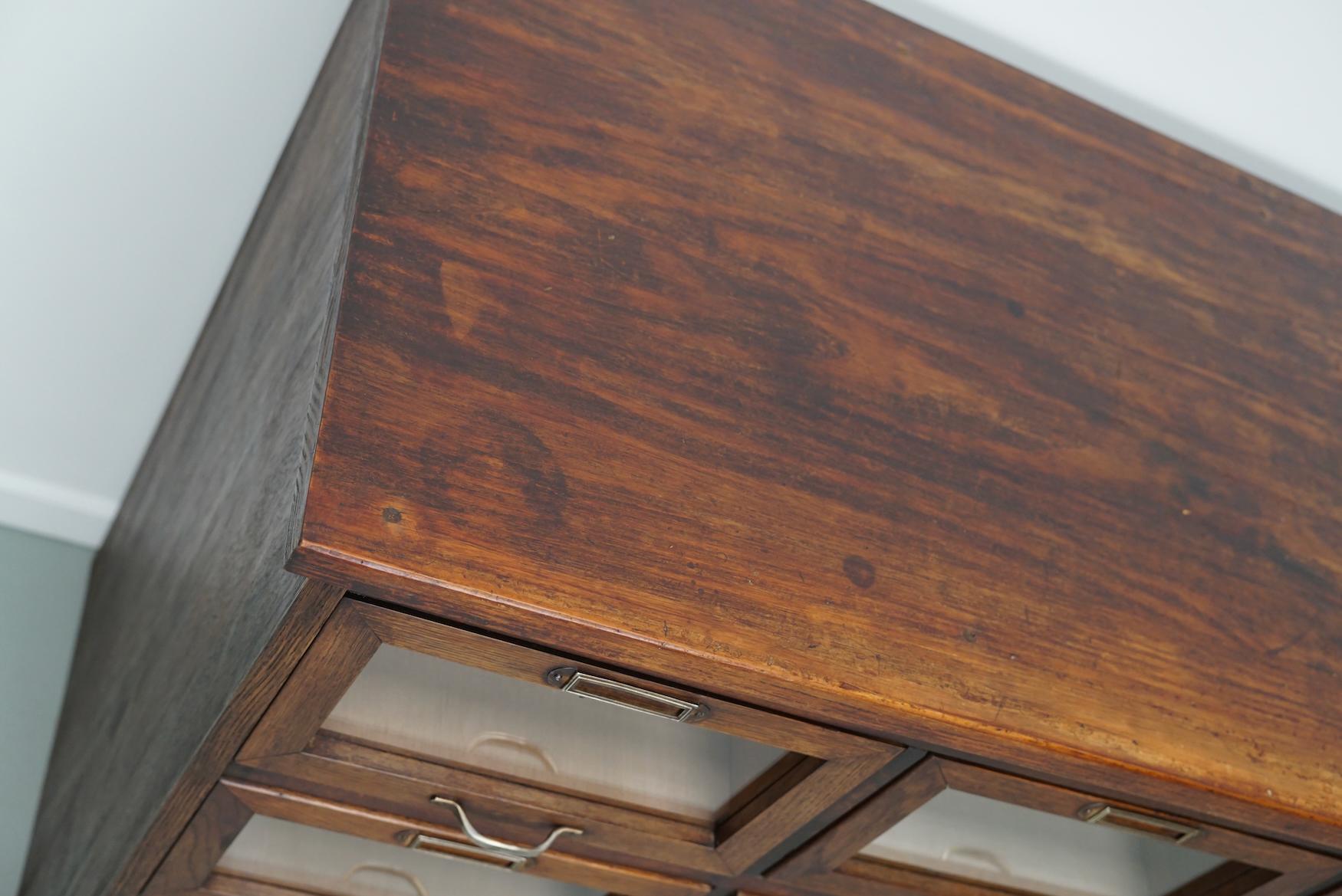 Armadietto / Vitrina di merceria olandese vintage in Oak, anni '50 in vendita 4