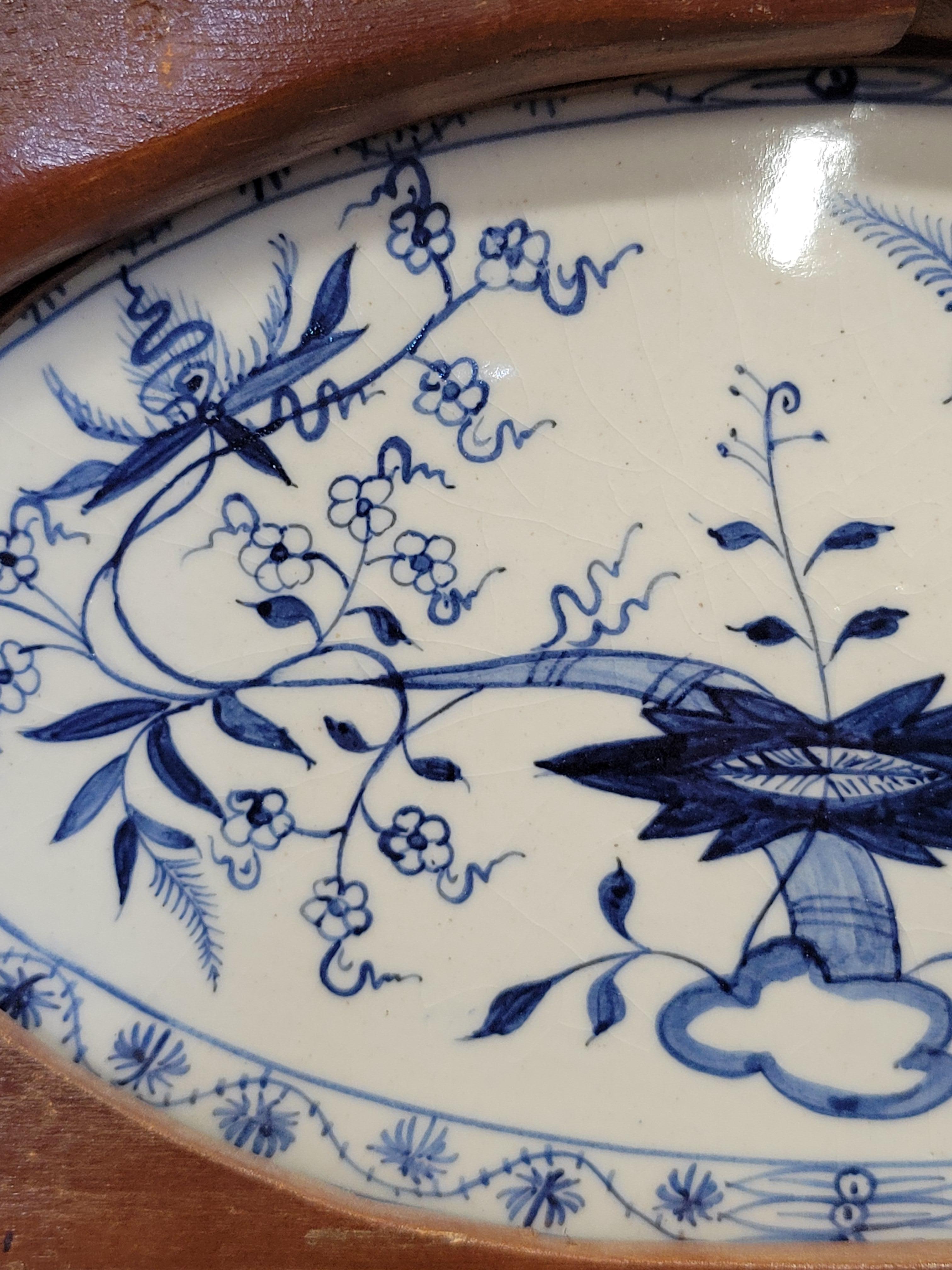 Vintage Dutch Gewürzschrank mit blauen Zwiebel Keramikeinsätzen im Angebot 6