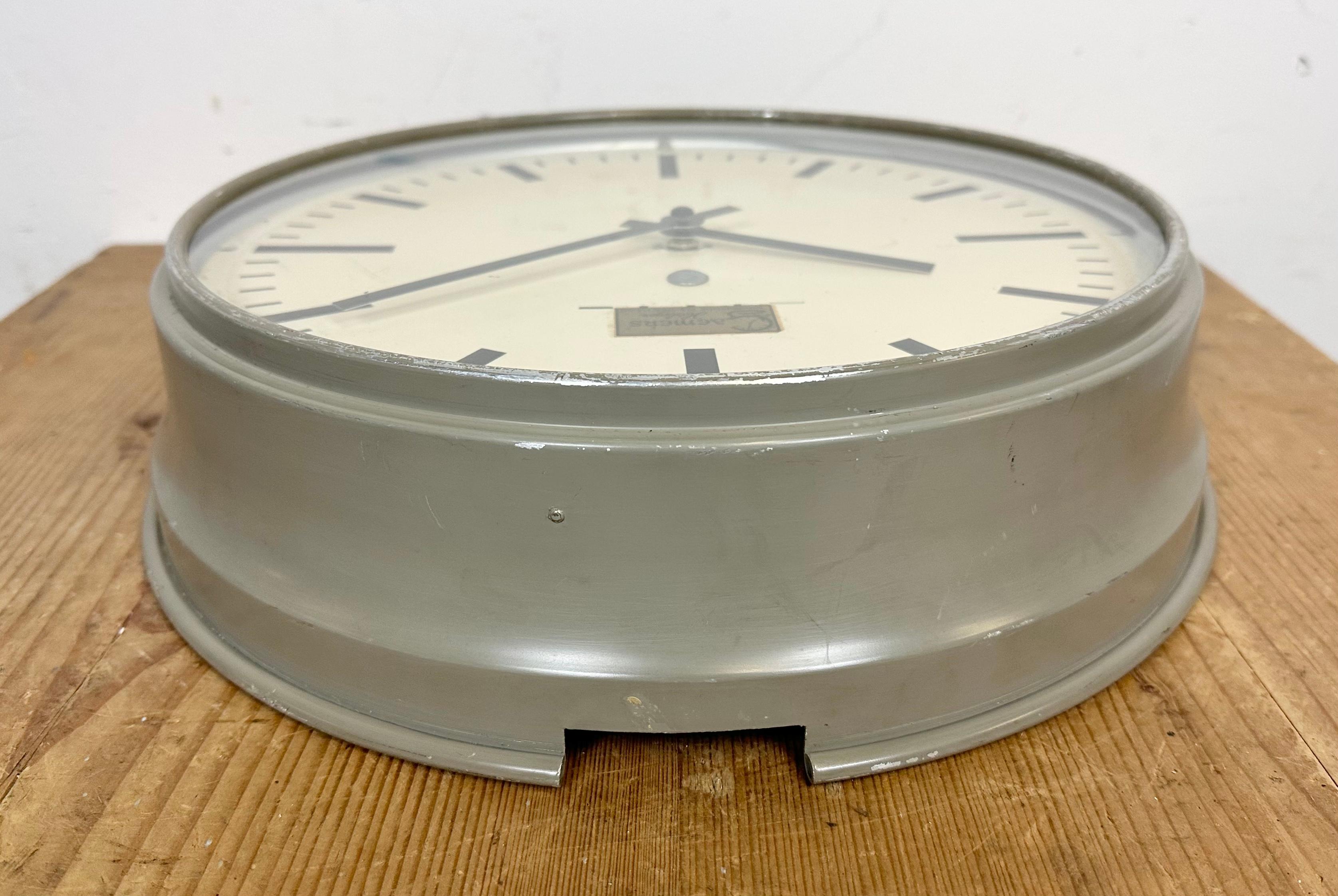 Vintage Dutch Wall Clock from Gaemers Horloger,  1950s For Sale 6