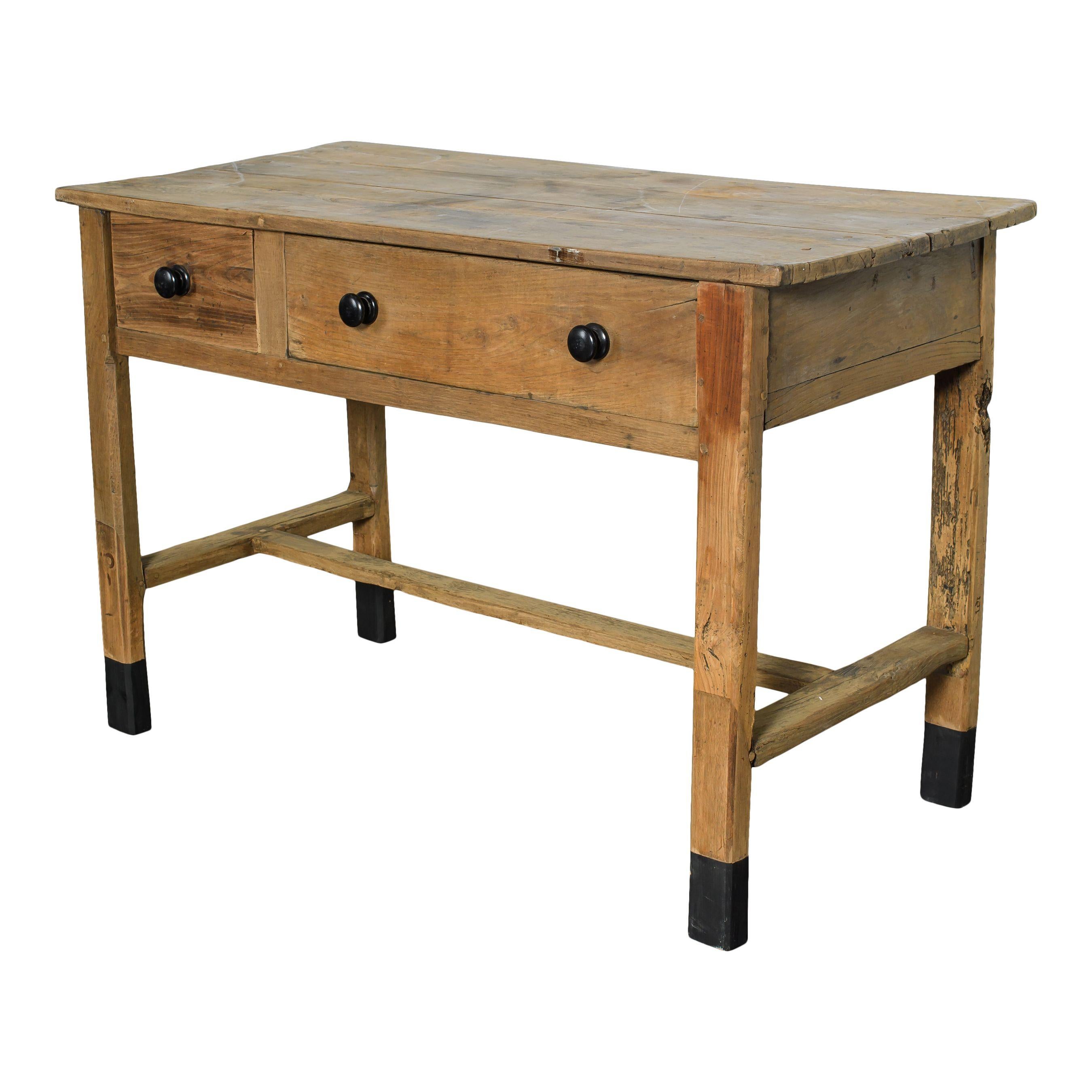 Mesa Holandesa Vintage De Madera Con Cajones en Bueno estado para la venta en Fullerton, CA