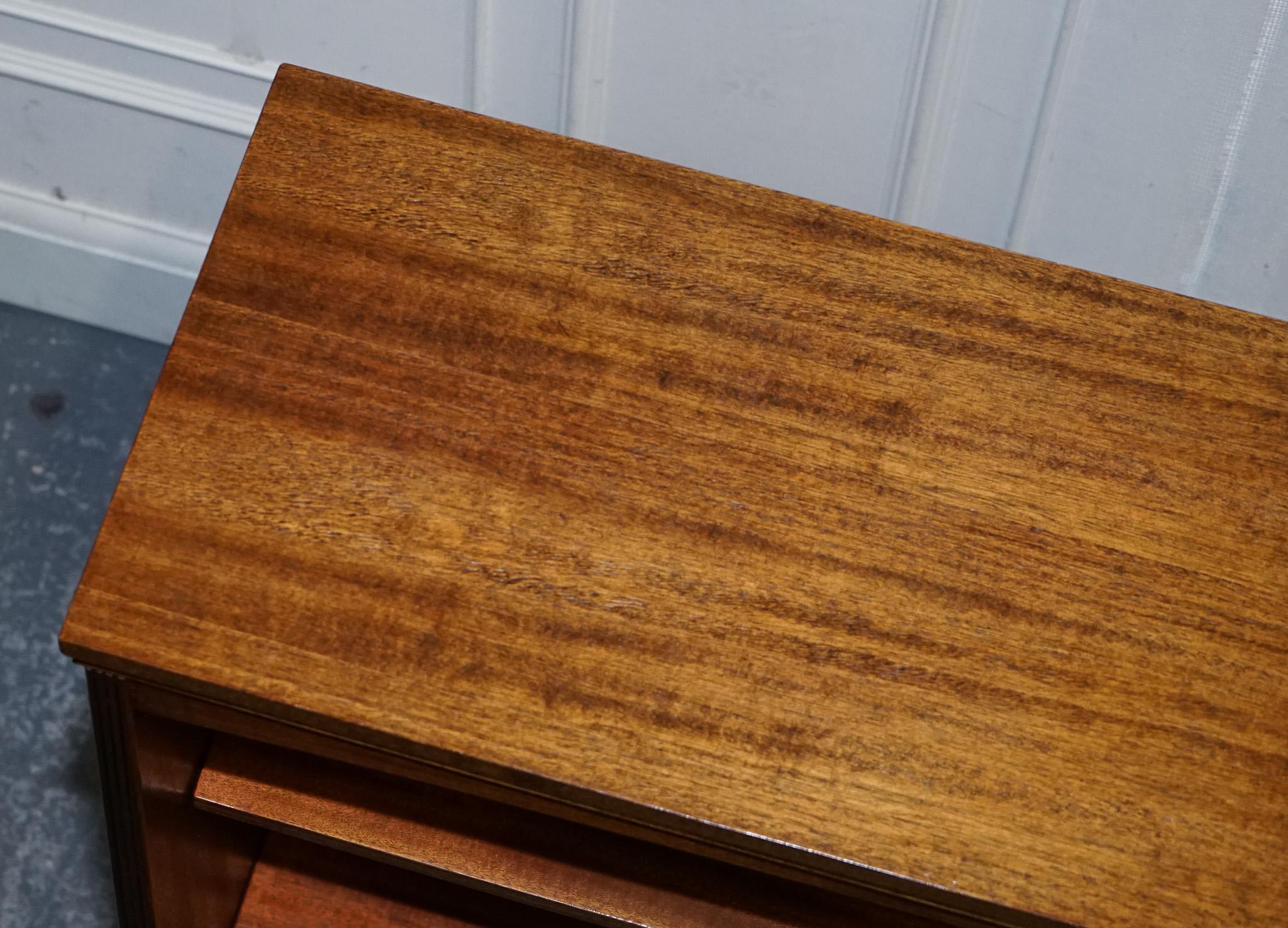 VINTAGE DWARF OPEN BOOKCASE WiTH FIXED SHELVES For Sale 1