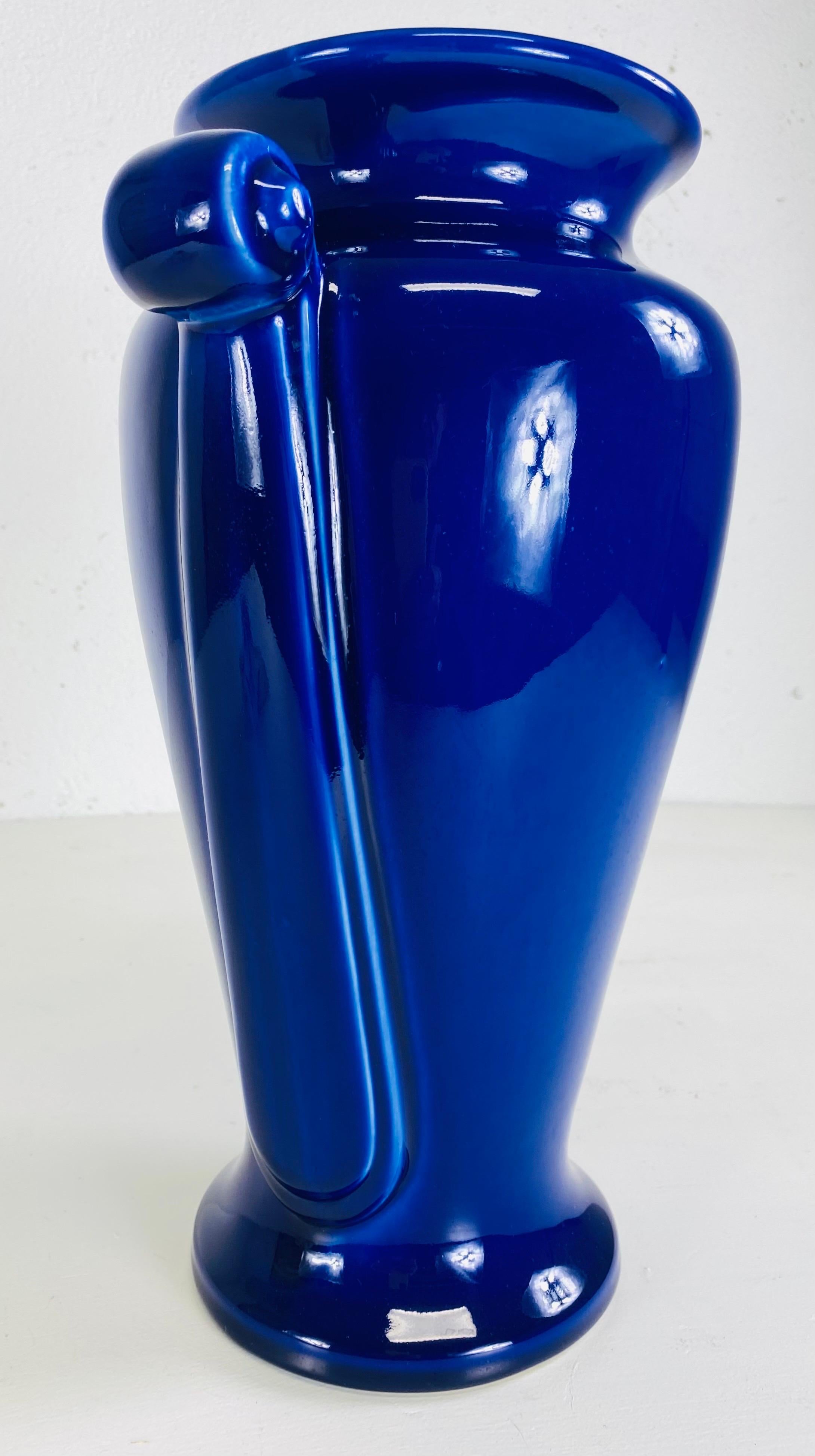 Vintage dynamic cobalt blue art deco style pottery vase. For Sale 2