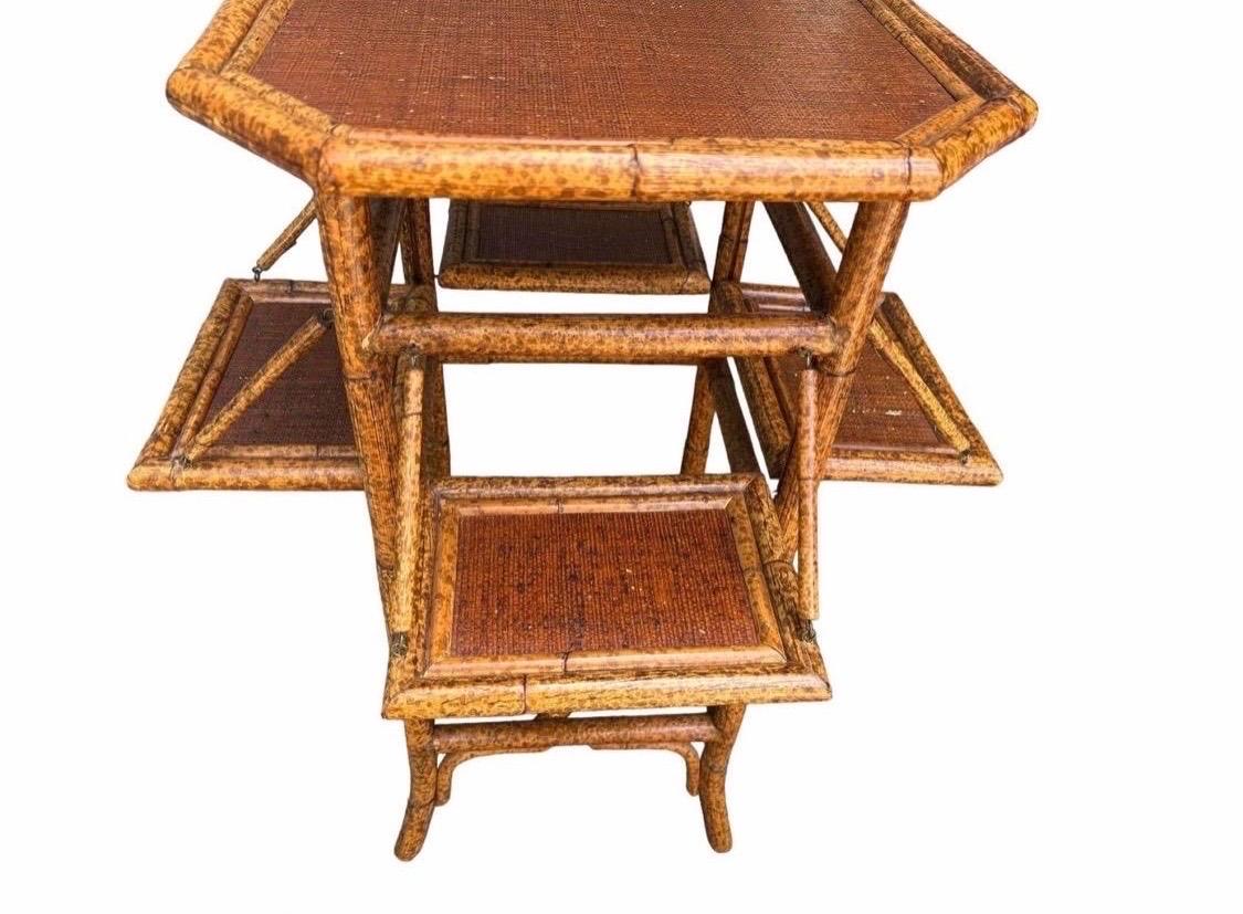 Philippin Table d'appoint octogonale en bambou et rotin de Manille E. Murio Manila en vente