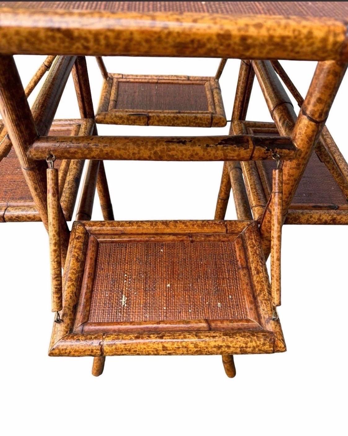 Fait main Table d'appoint octogonale en bambou et rotin de Manille E. Murio Manila en vente