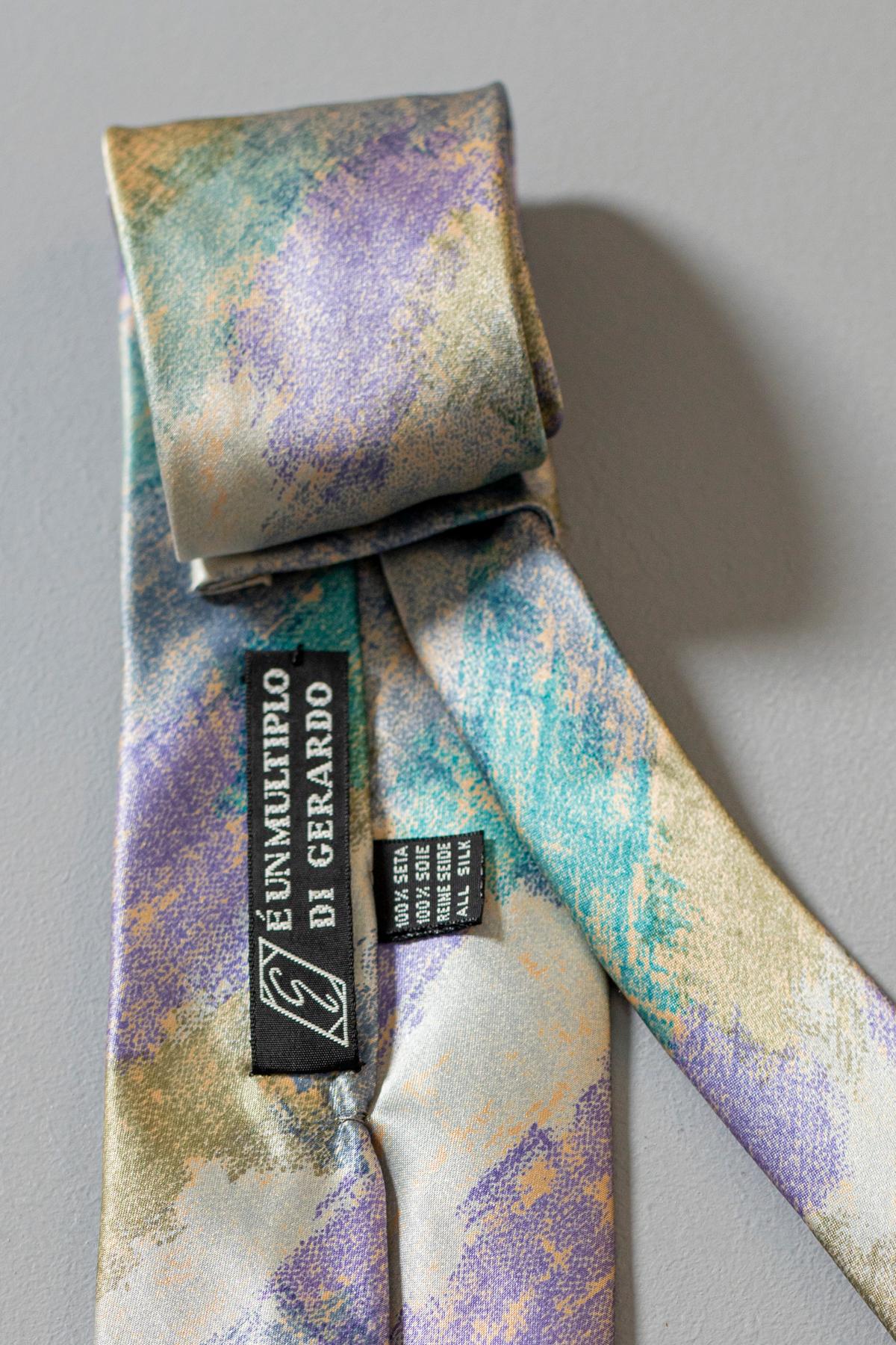 Gray Vintage È un Multiplo di Gerardo 100% silk tie  For Sale