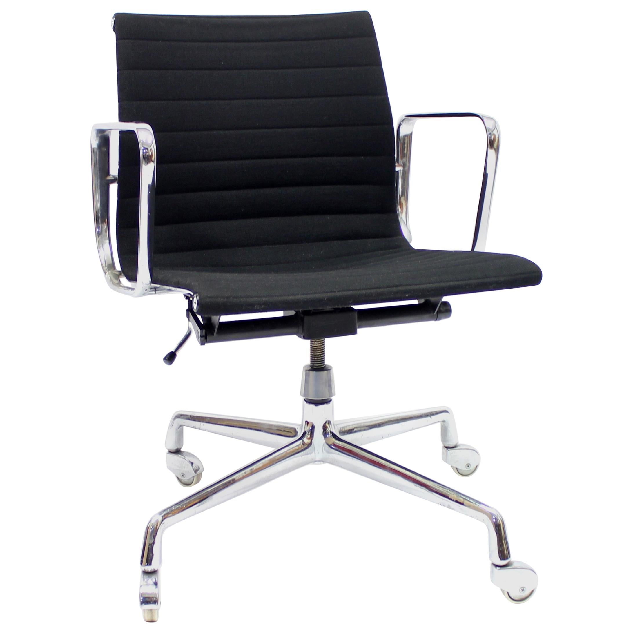 Vintage EA 117 Office Chair by Charles and Ray Eames for Herman Miller, 1958