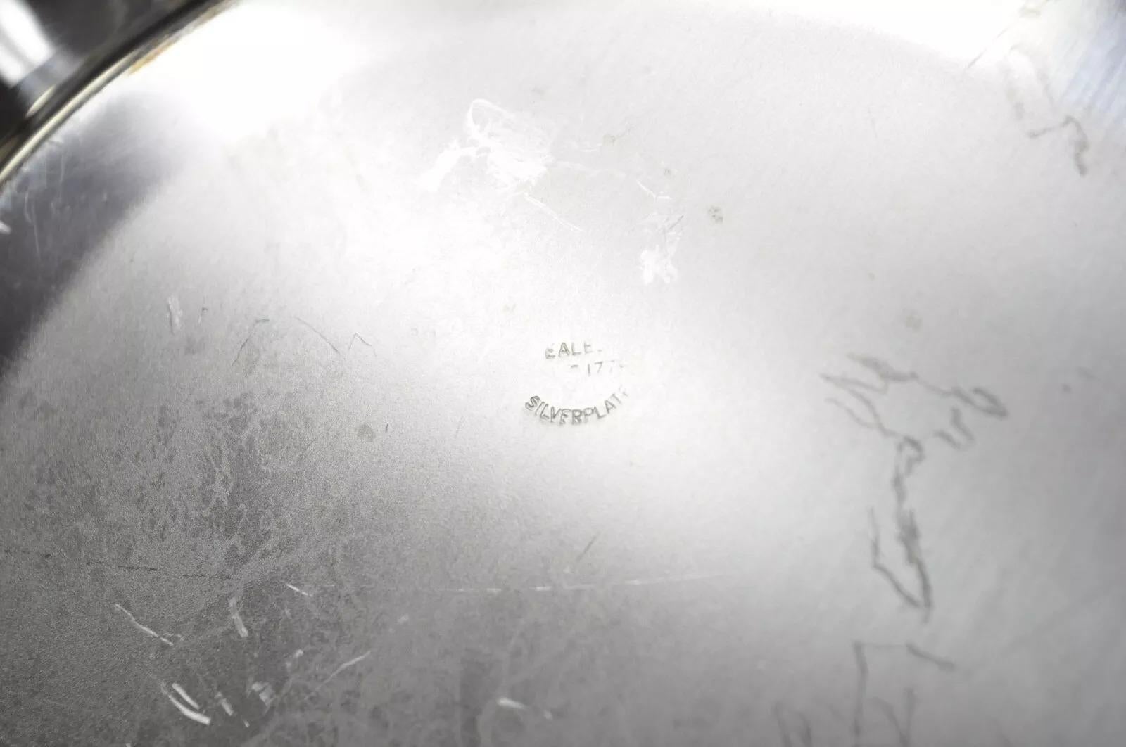 Vieille assiette à fruits ronde plaquée argent Eales Moderne à bord festonné en vente 2