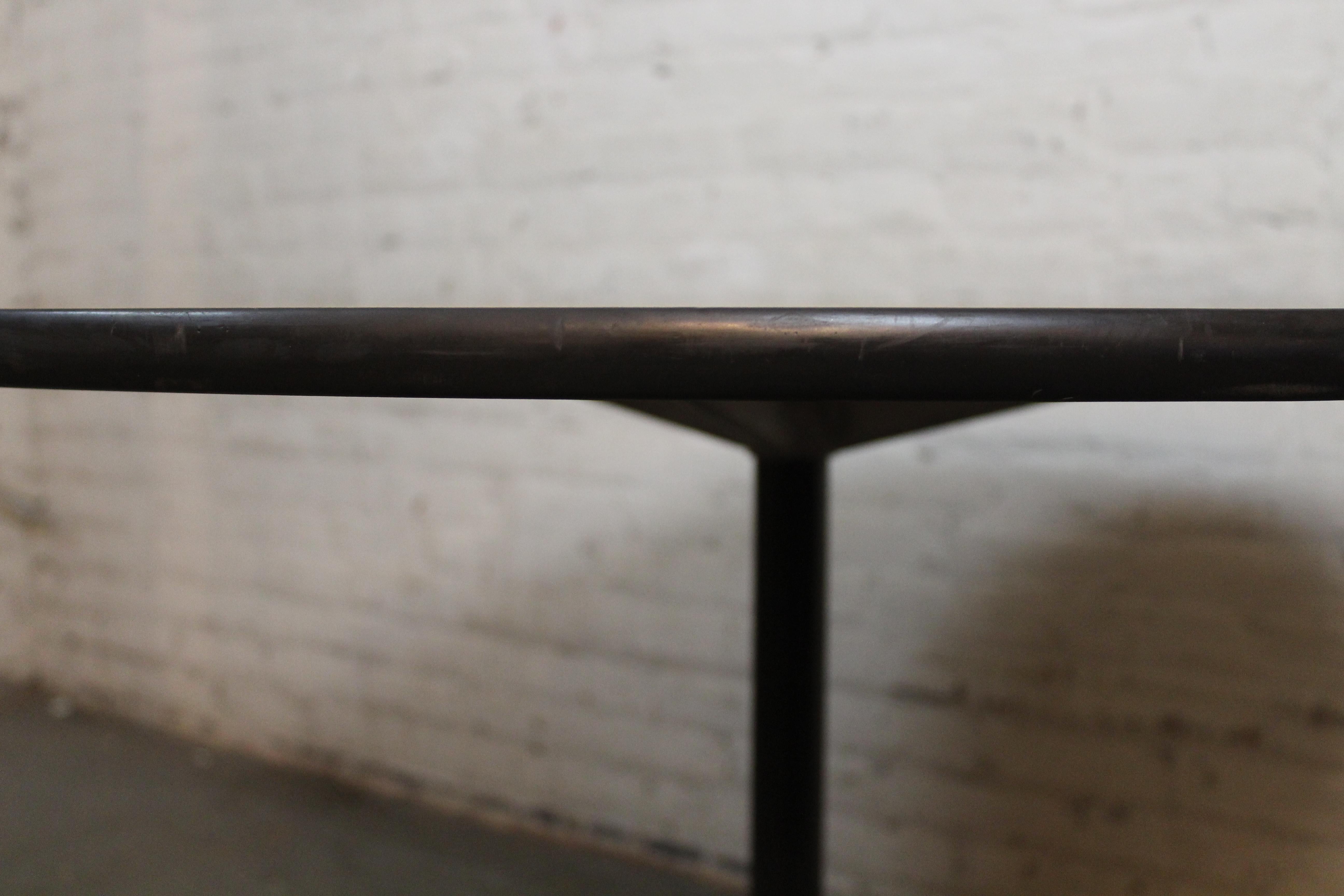 Tavolo vintage Eames Aluminum Group 42