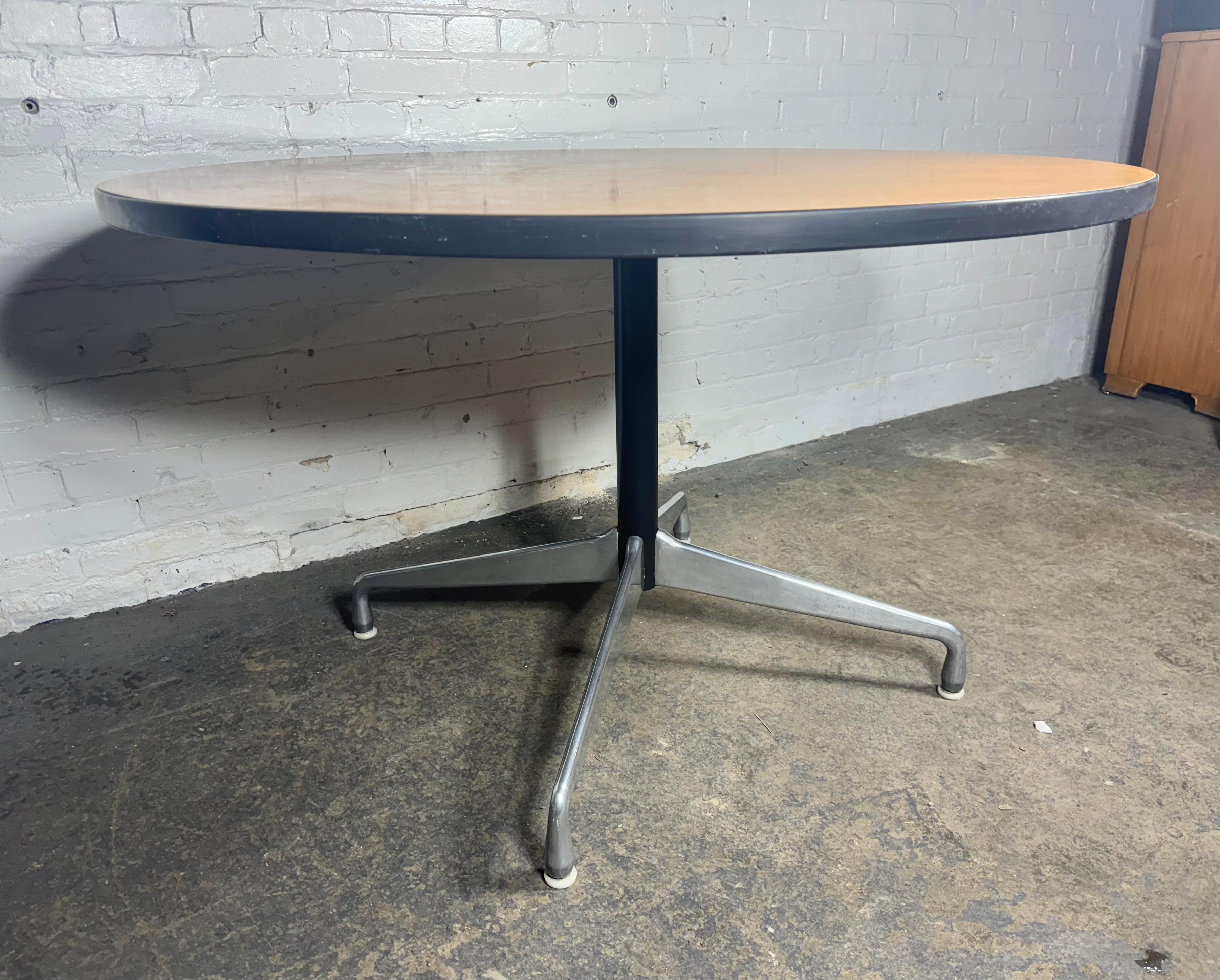 Mid-Century moderno Vintage Eames Aluminum Group 48