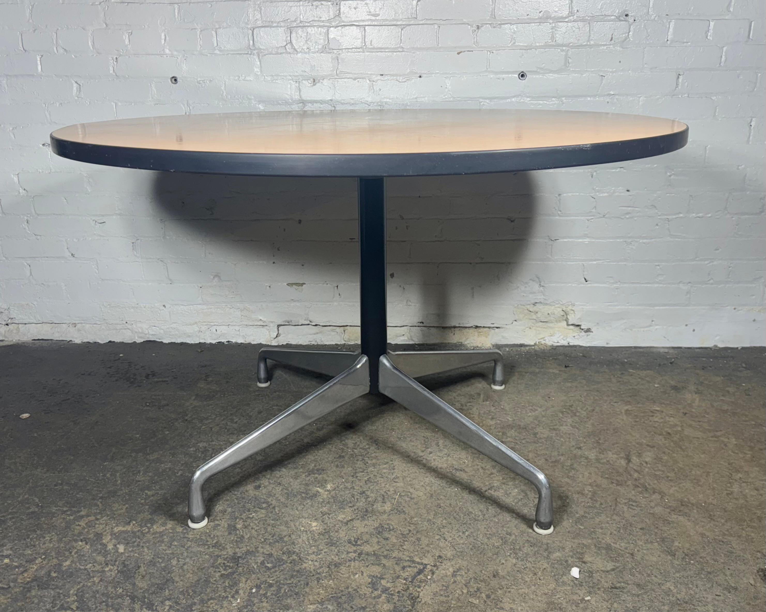 Vintage Eames Aluminum Group 48