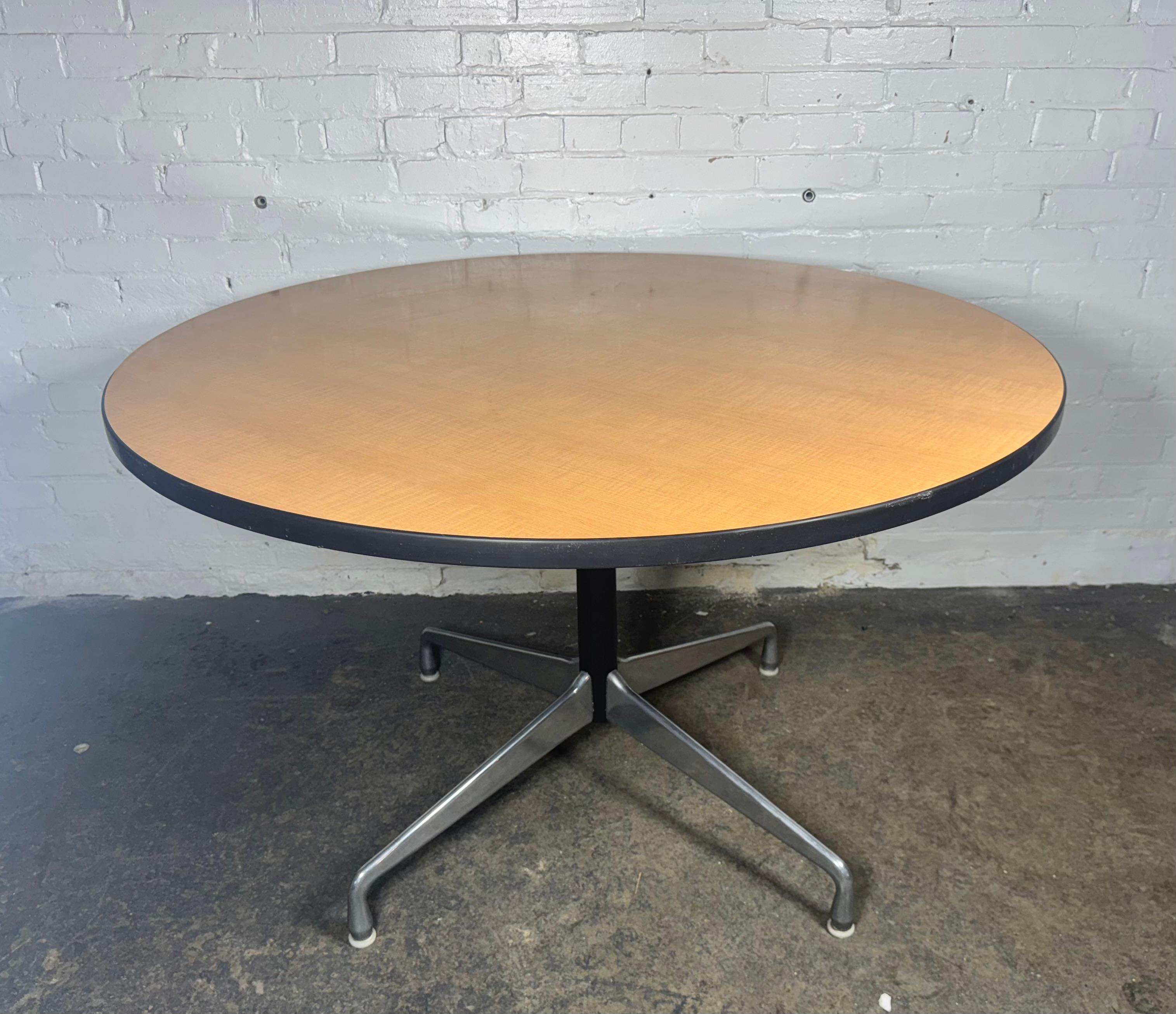 Metà XX secolo Vintage Eames Aluminum Group 48