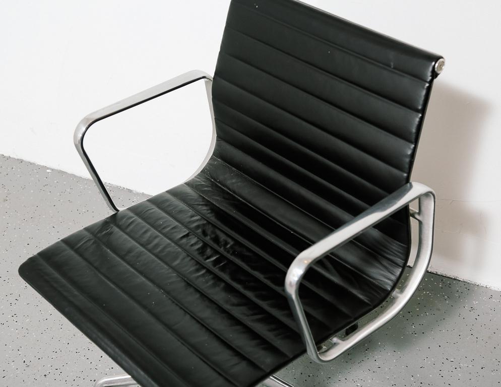 Vintage Eames Aluminum Group Chair in Black Leather 5
