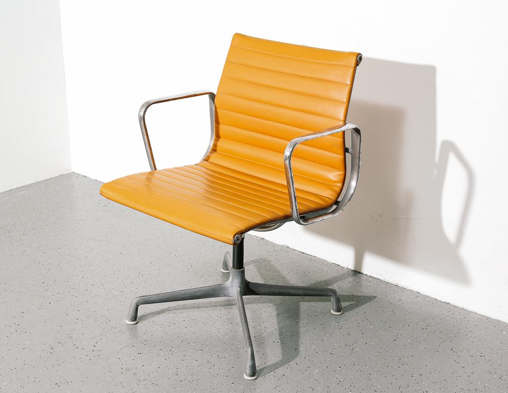 eames aluminum group chair vintage