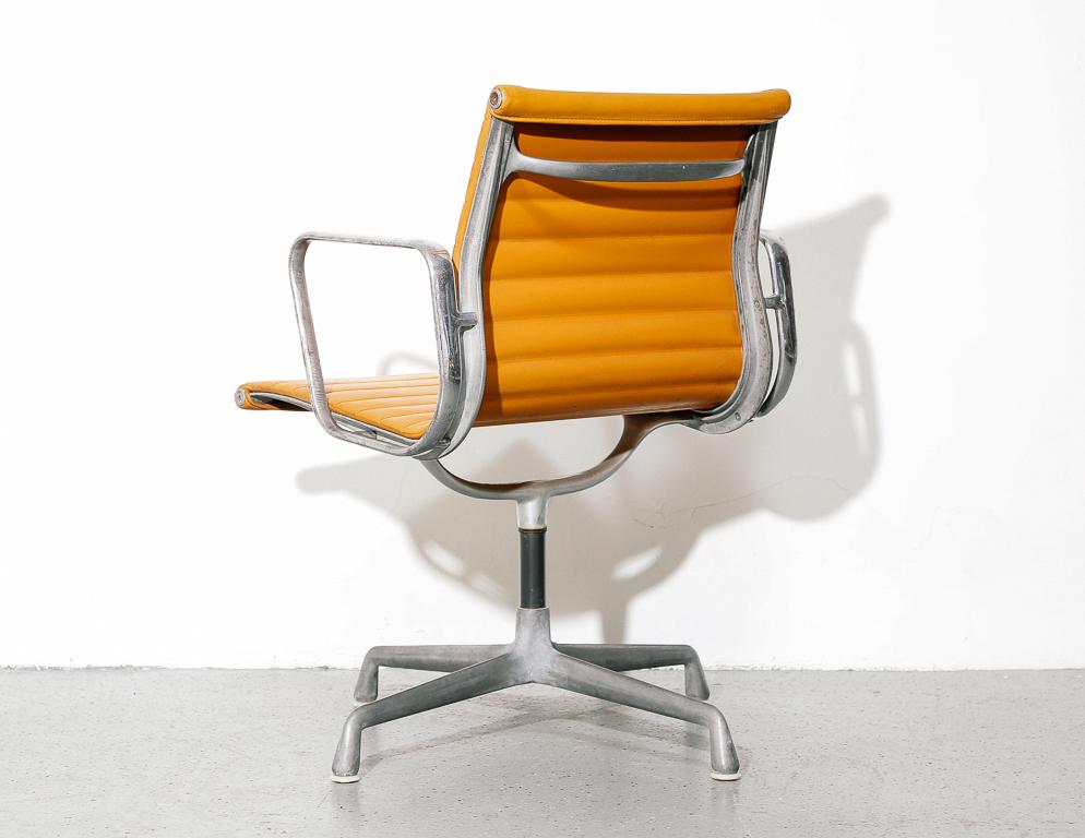 Late 20th Century Vintage Eames Aluminum Group Chair in Orange Naugahyde