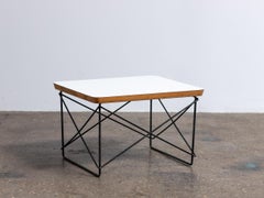 Table basse LTR vintage Eames pour Herman Miller avec plateau blanc