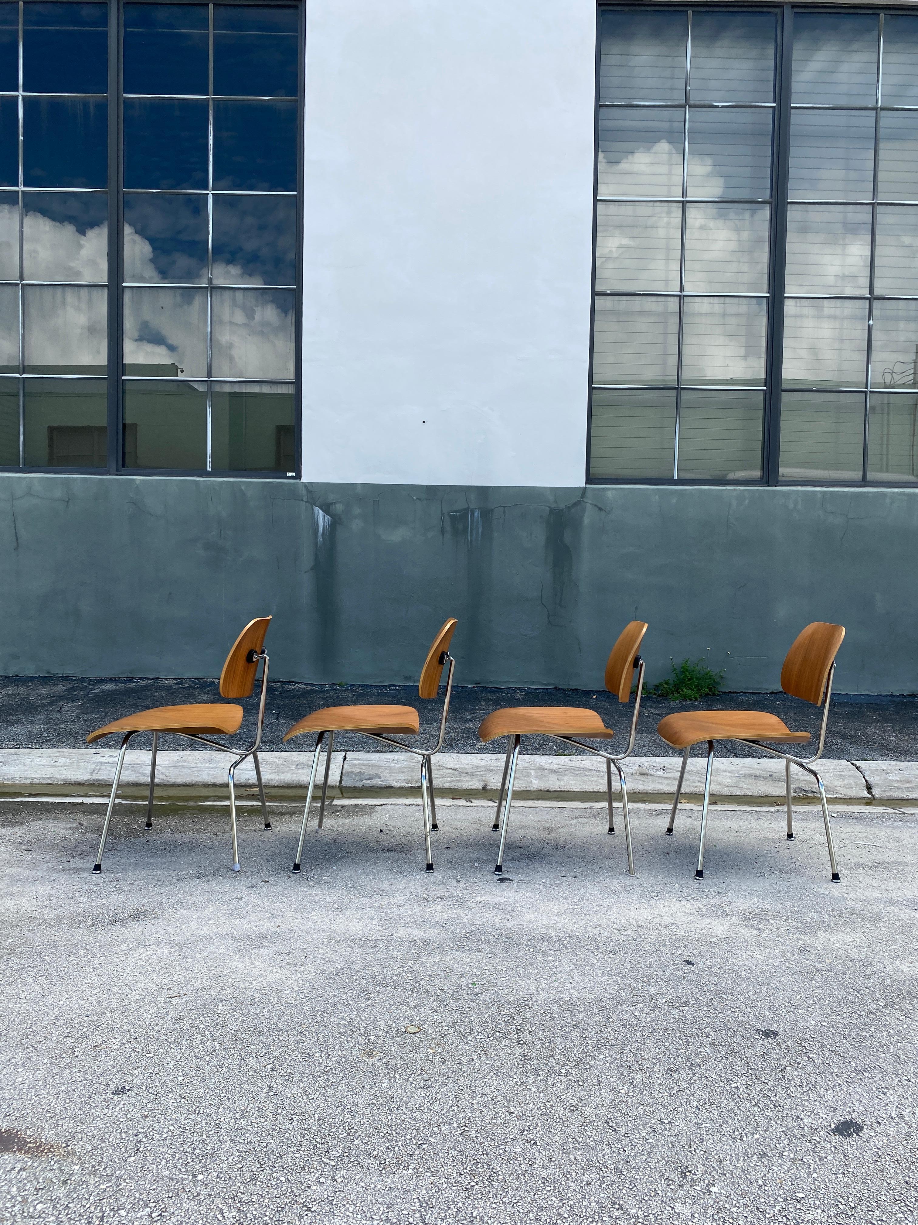 Mid-Century Modern Vintage Eames for Herman Miller Molded Plywood DCM Chairs, Set of 4 For Sale