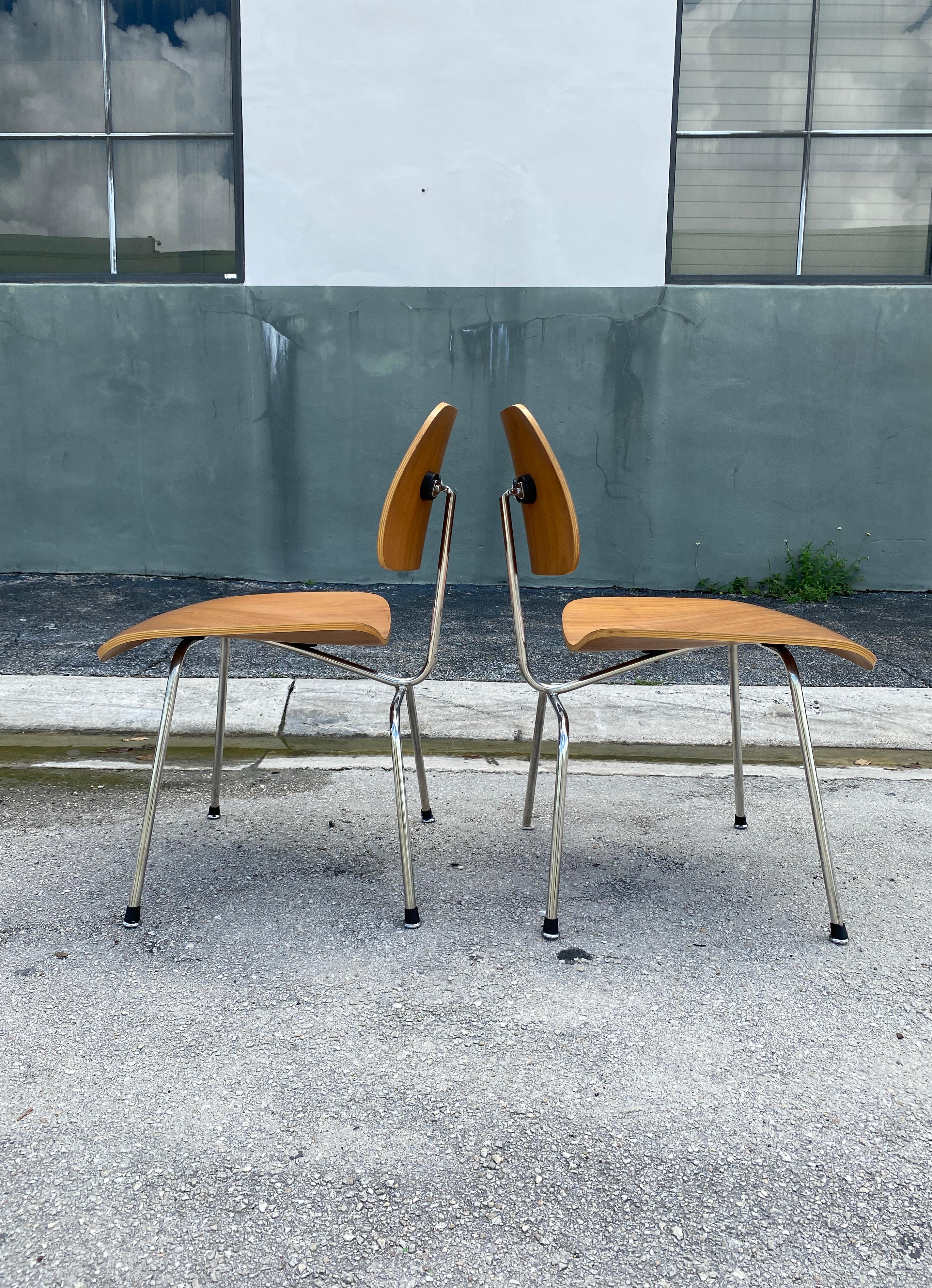 Vintage Eames for Herman Miller Molded Plywood DCM Chairs, Set of 4 In Good Condition For Sale In Asheville, NC