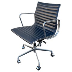 Silla de escritorio vintage Eames para grupo de aluminio estilo Herman Miller
