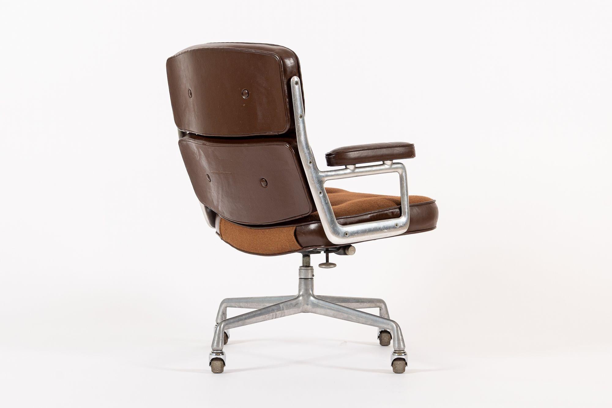 Chaise de bureau vintage Eames pour Herman Miller Time Life Brown 1978 Bon état à Detroit, MI