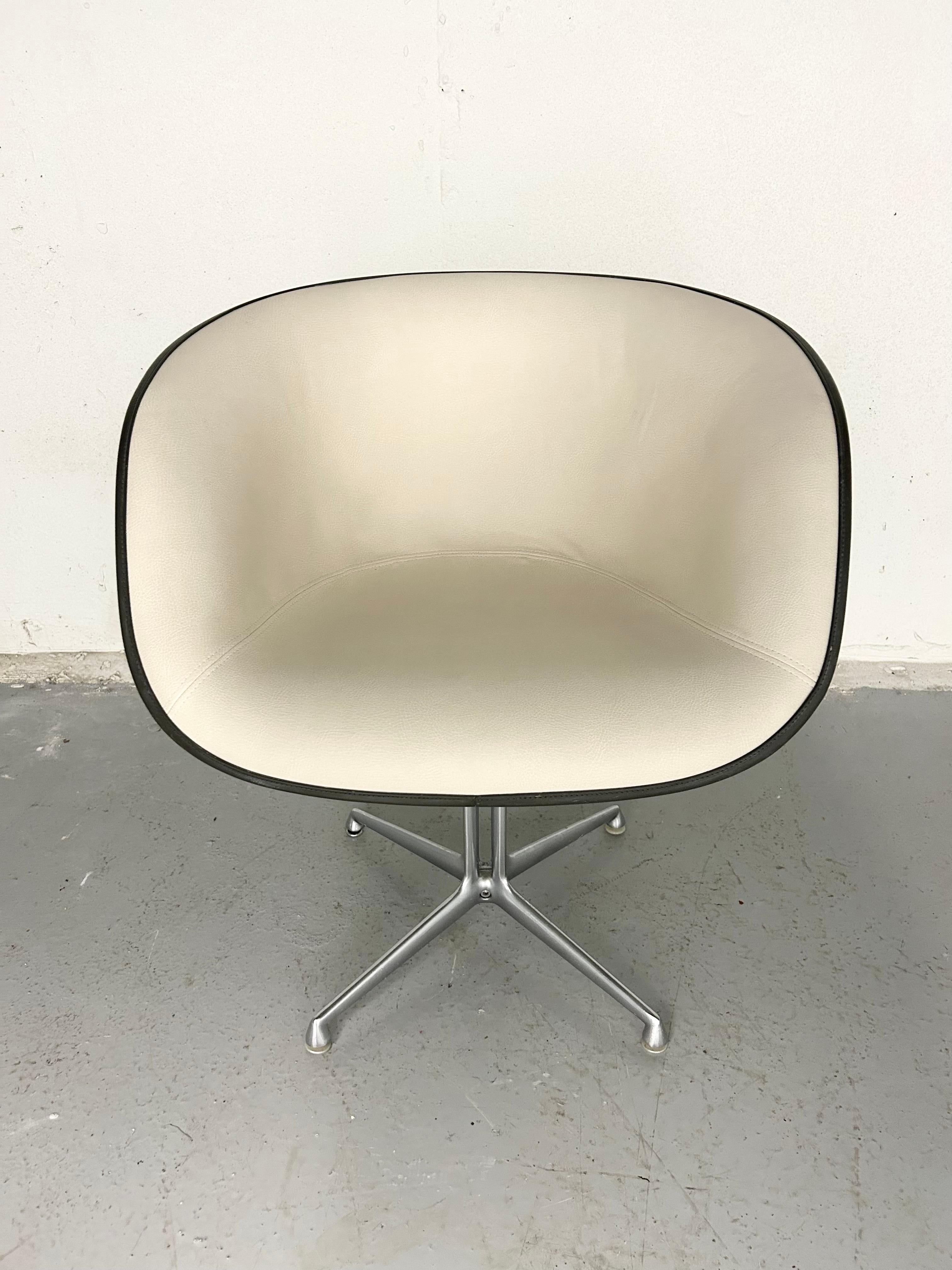 Fiberglass Vintage Eames La Fonda Chair for Herman Miller