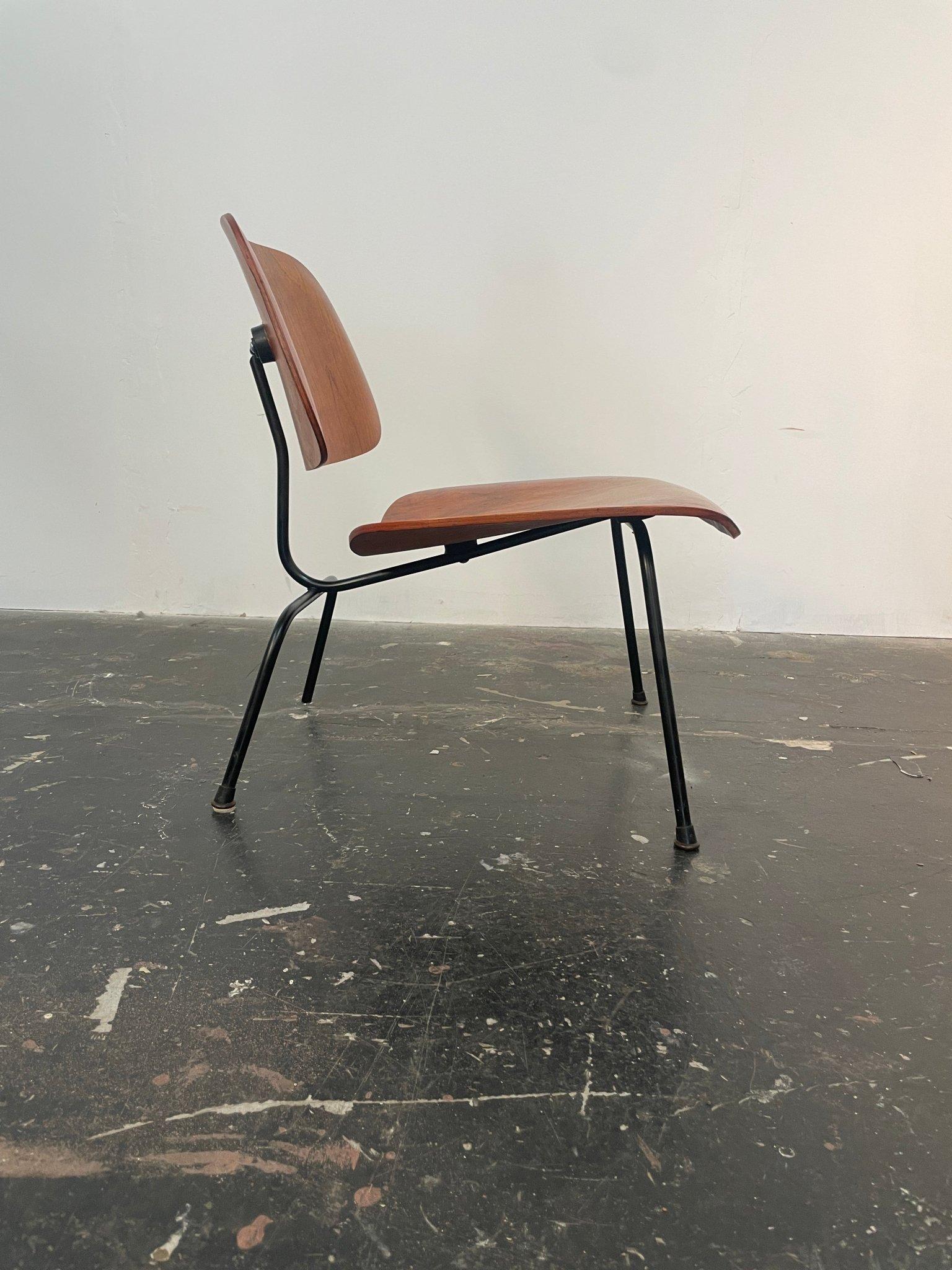 Vintage Eames LCM , Lounge Chair Metal by Herman Miller In Good Condition In San Diego, CA