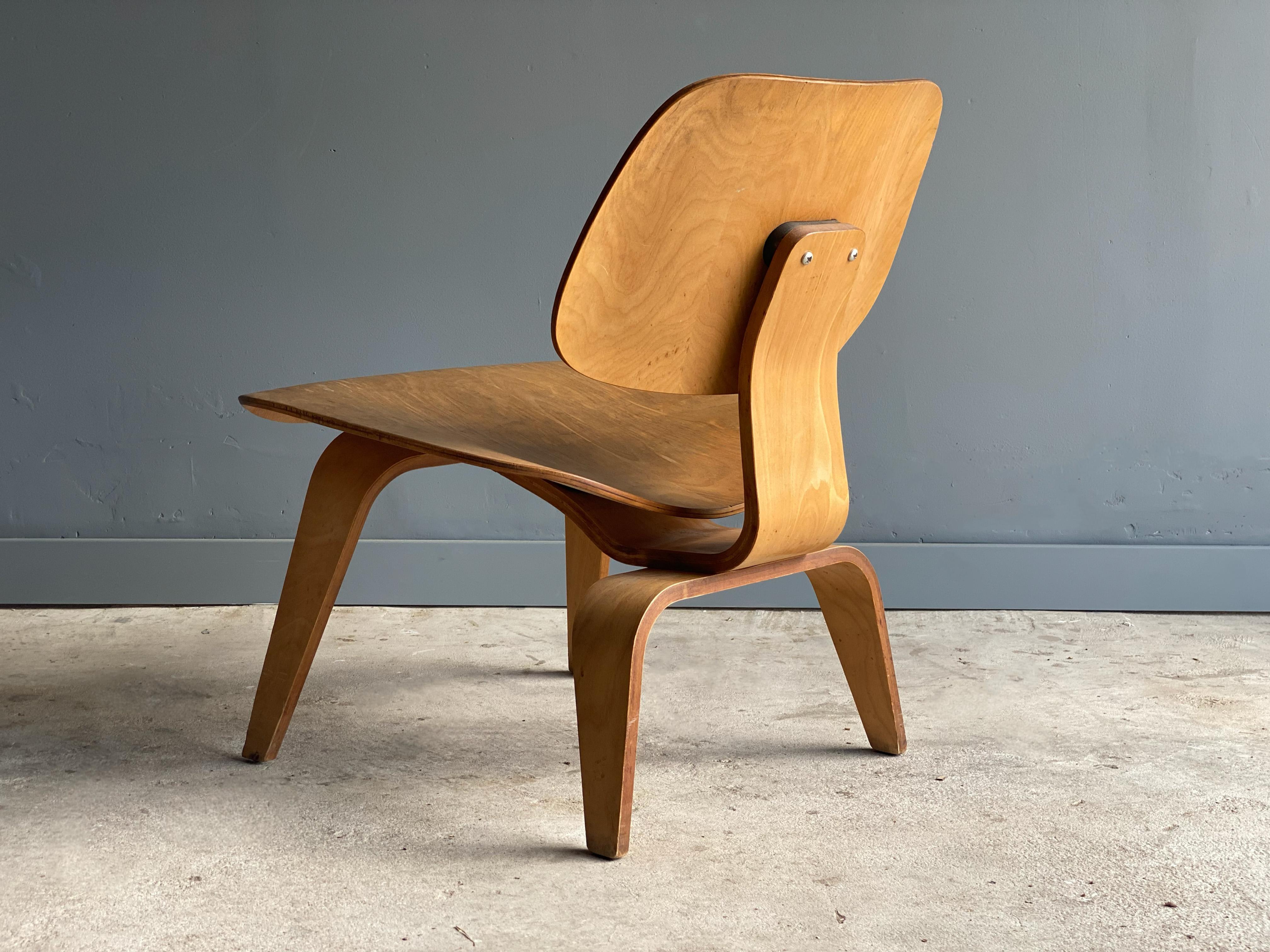 eames lcw chair