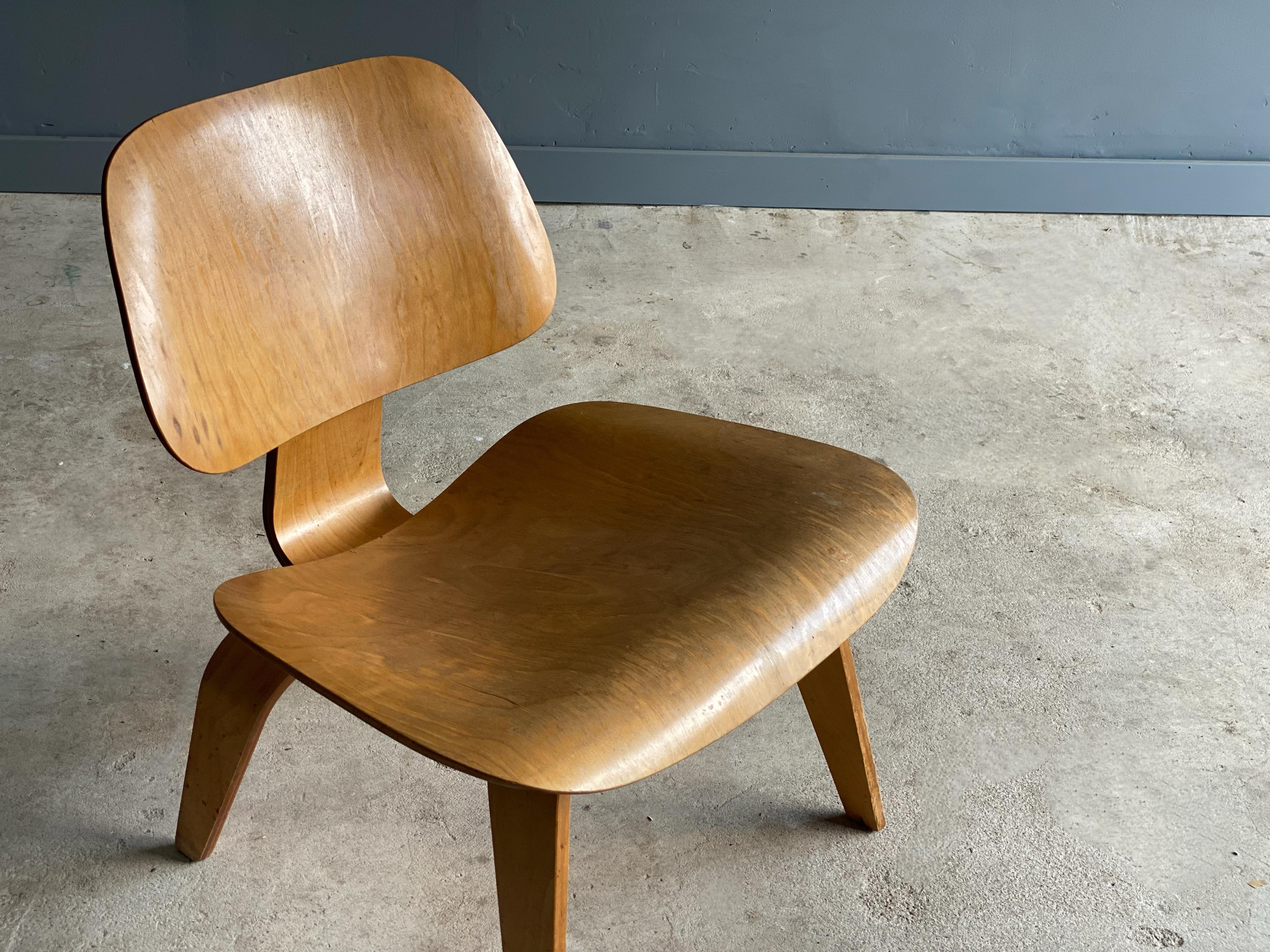 Mid-Century Modern Vintage Eames LCW 'lounge chair wood' for Herman Miller