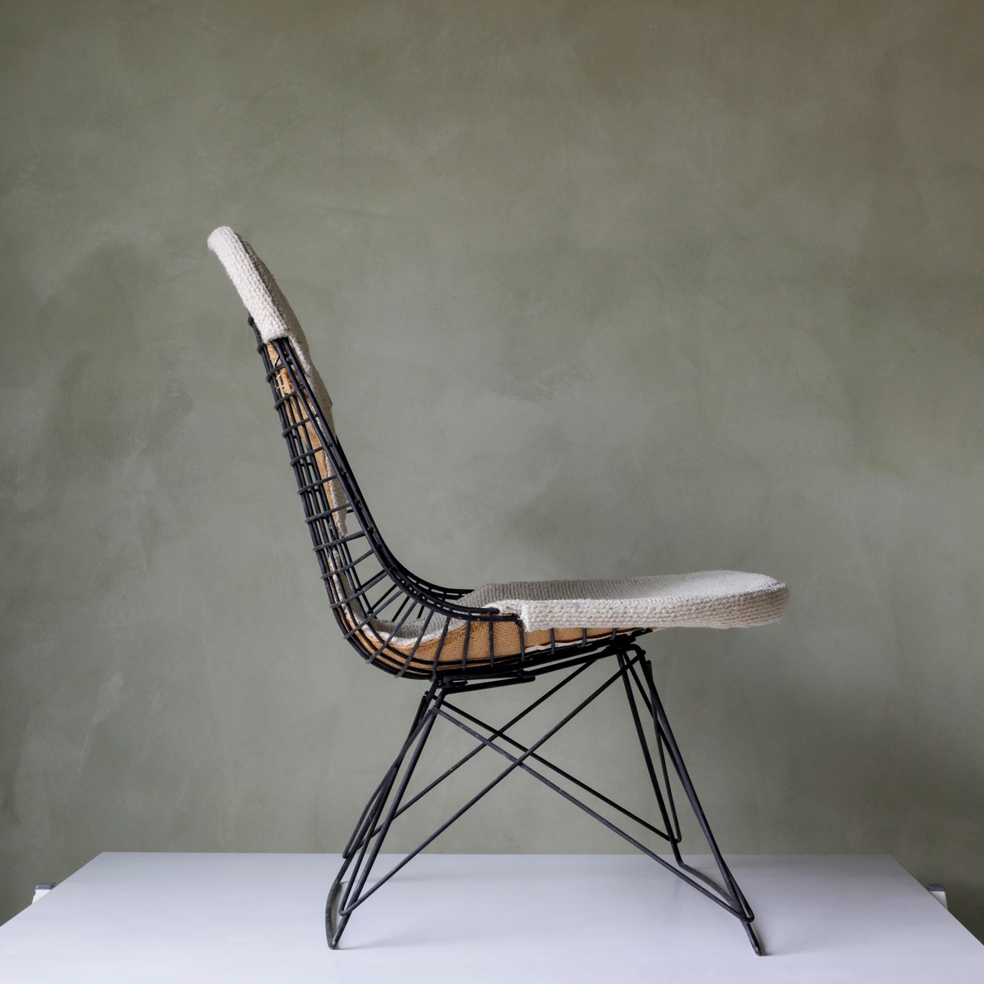Mid-Century Modern Vintage Mid Century Modern Eames LKR-1 Black Cats Cradle Lounge Chair For Sale