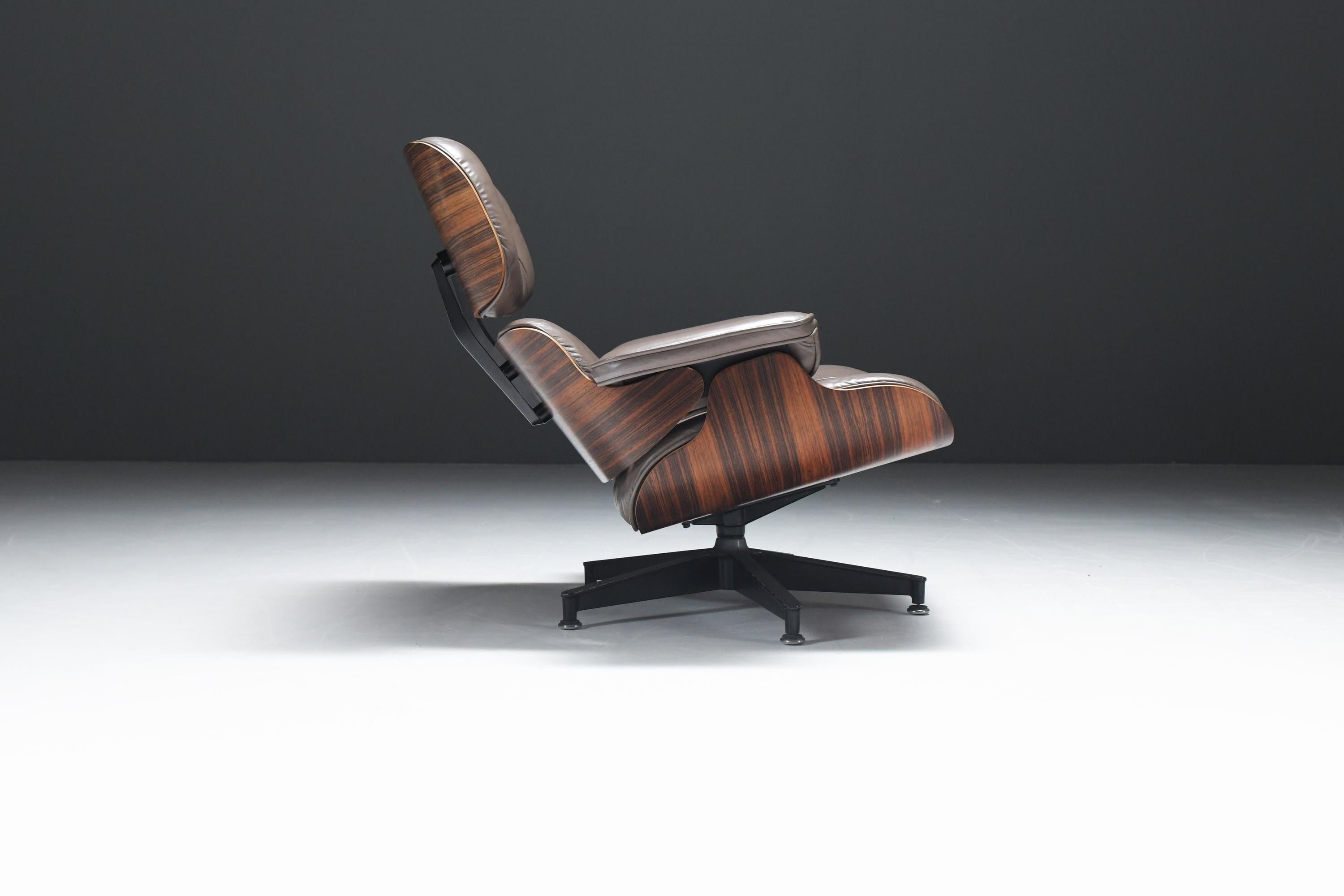 Sedia da salotto e pouf Eames d'epoca di Charles and Ray Eames per Herman Miller in vendita 7