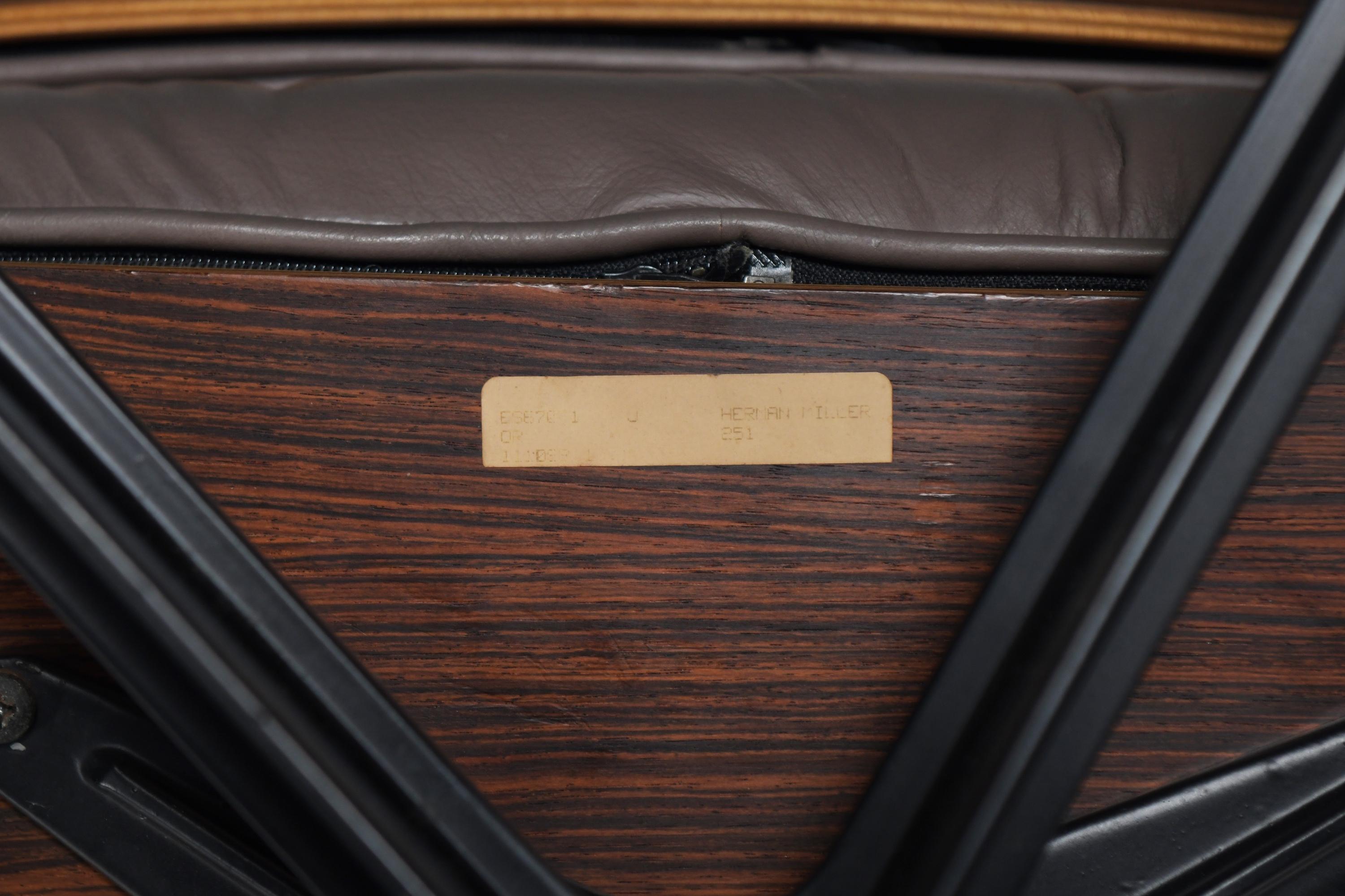 Sedia da salotto e pouf Eames d'epoca di Charles and Ray Eames per Herman Miller in vendita 11