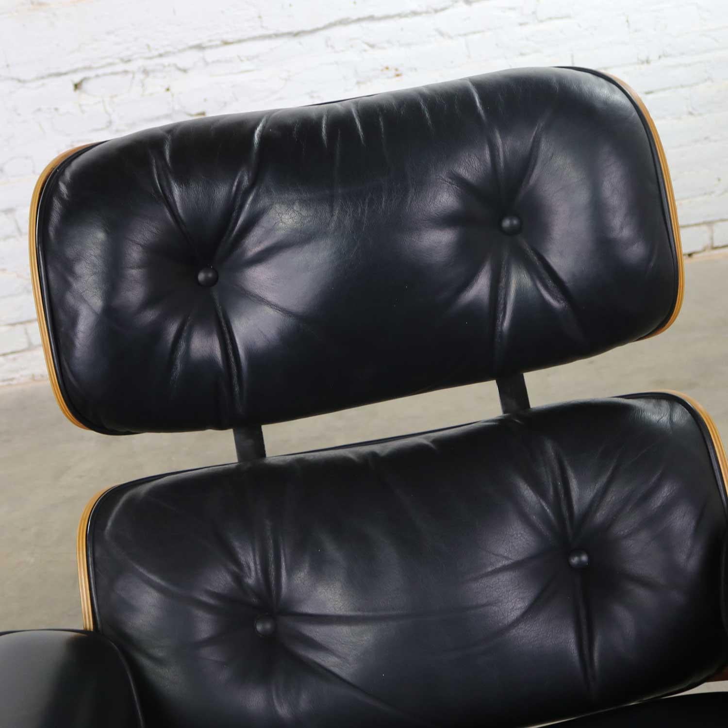 Vintage Eames Lounge Chair & Ottoman in Black Leather & Rosewood Herman Miller 3
