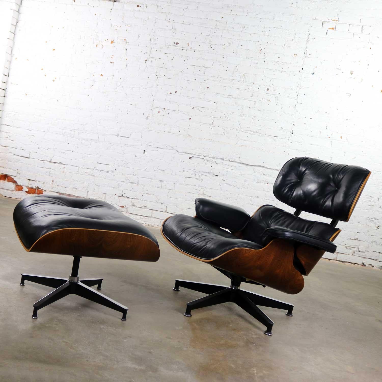 Vintage Eames Lounge Chair & Ottoman in Black Leather & Rosewood Herman Miller In Good Condition In Topeka, KS