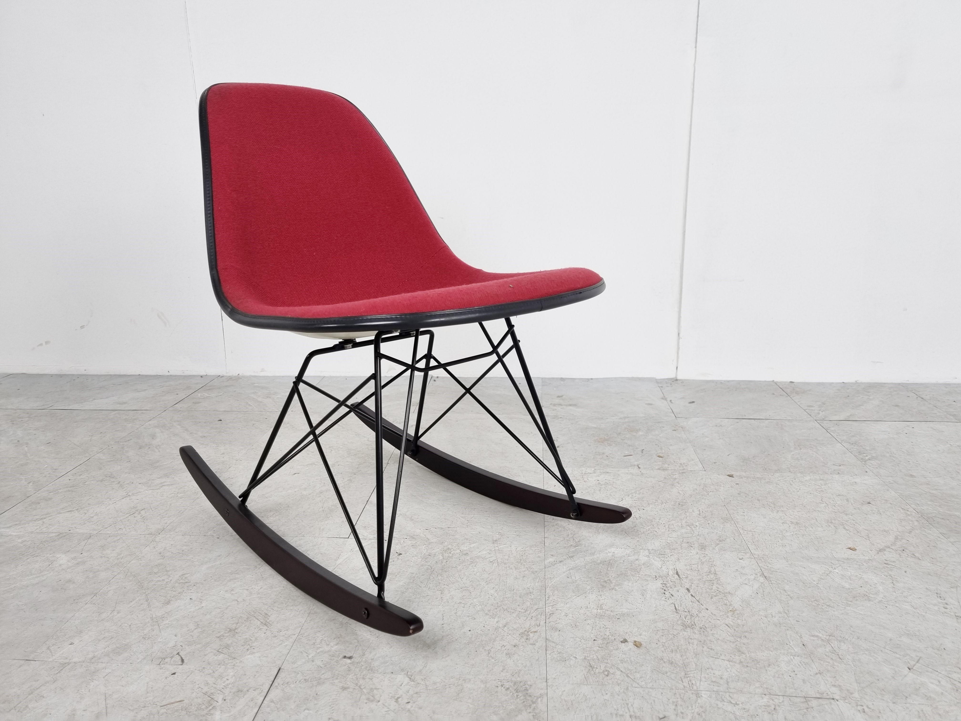 Mid-Century Modern Vintage Eames Rocking Chair for Herman Miller, 1970s For Sale