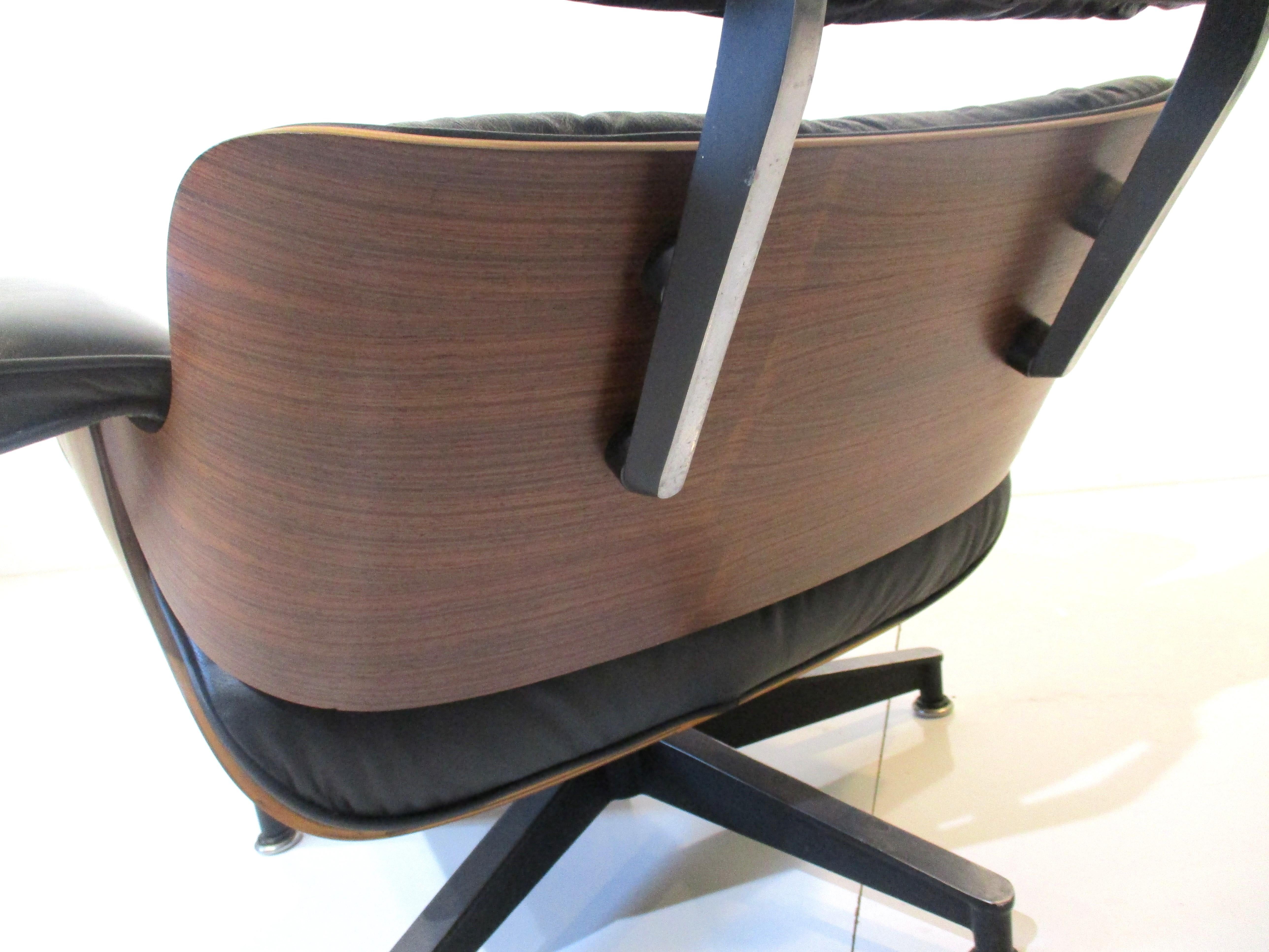 Cuir Eames fauteuil de salon en bois de rose/cuir 670 avec pouf pour Herman Miller ( A ) 