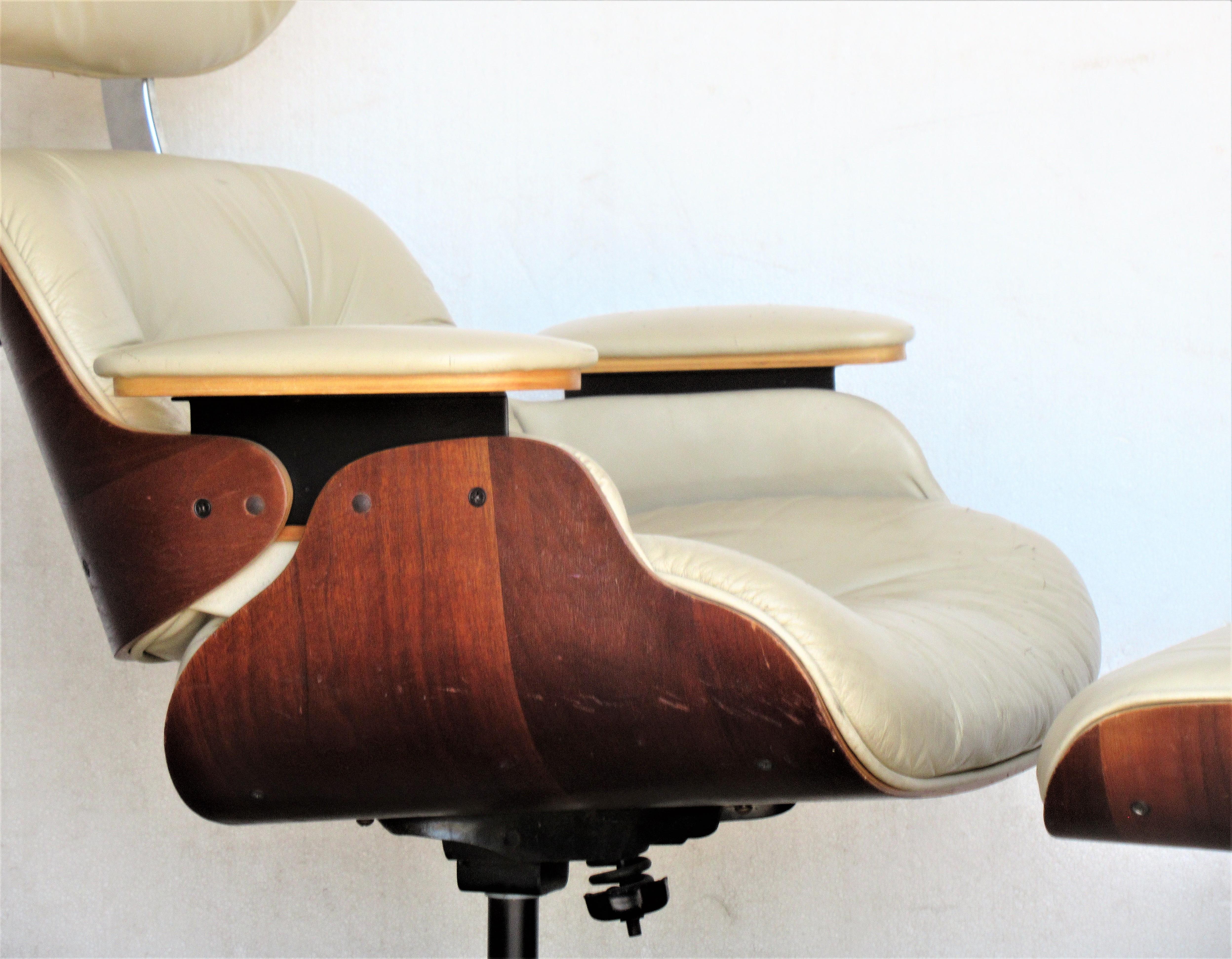 vintage eames chair