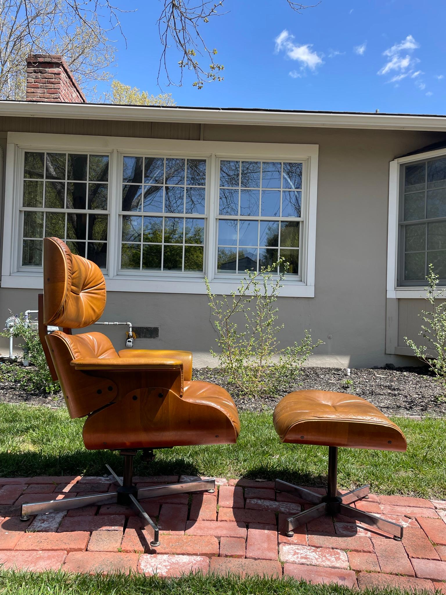 Vintage Eames Style Lounge Chair and Ottoman In Good Condition In Walnut Creek, CA