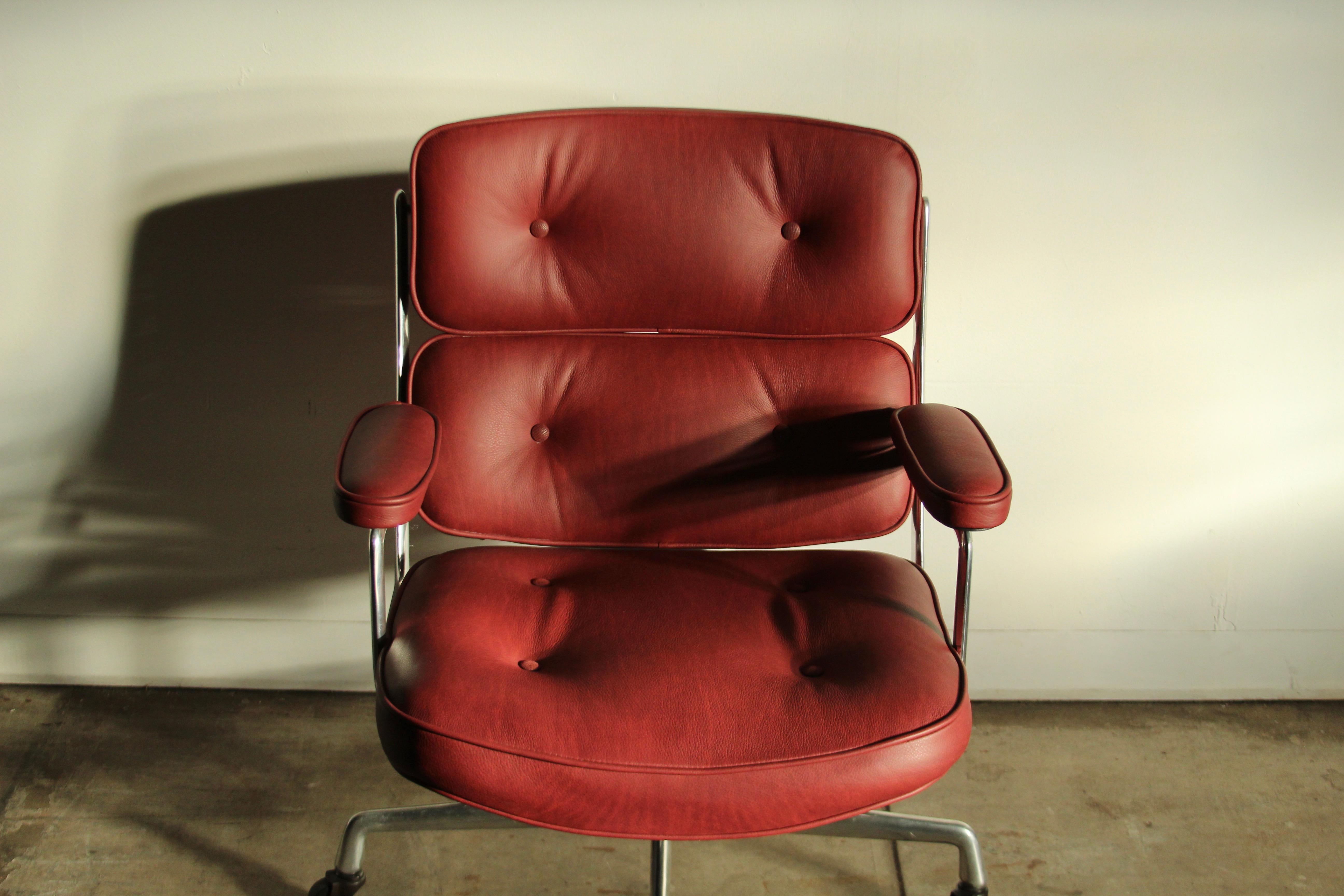 Vintage Eames Time Life Executive Chair in Oxblood Leather, 1970s In Good Condition In Coronado, CA