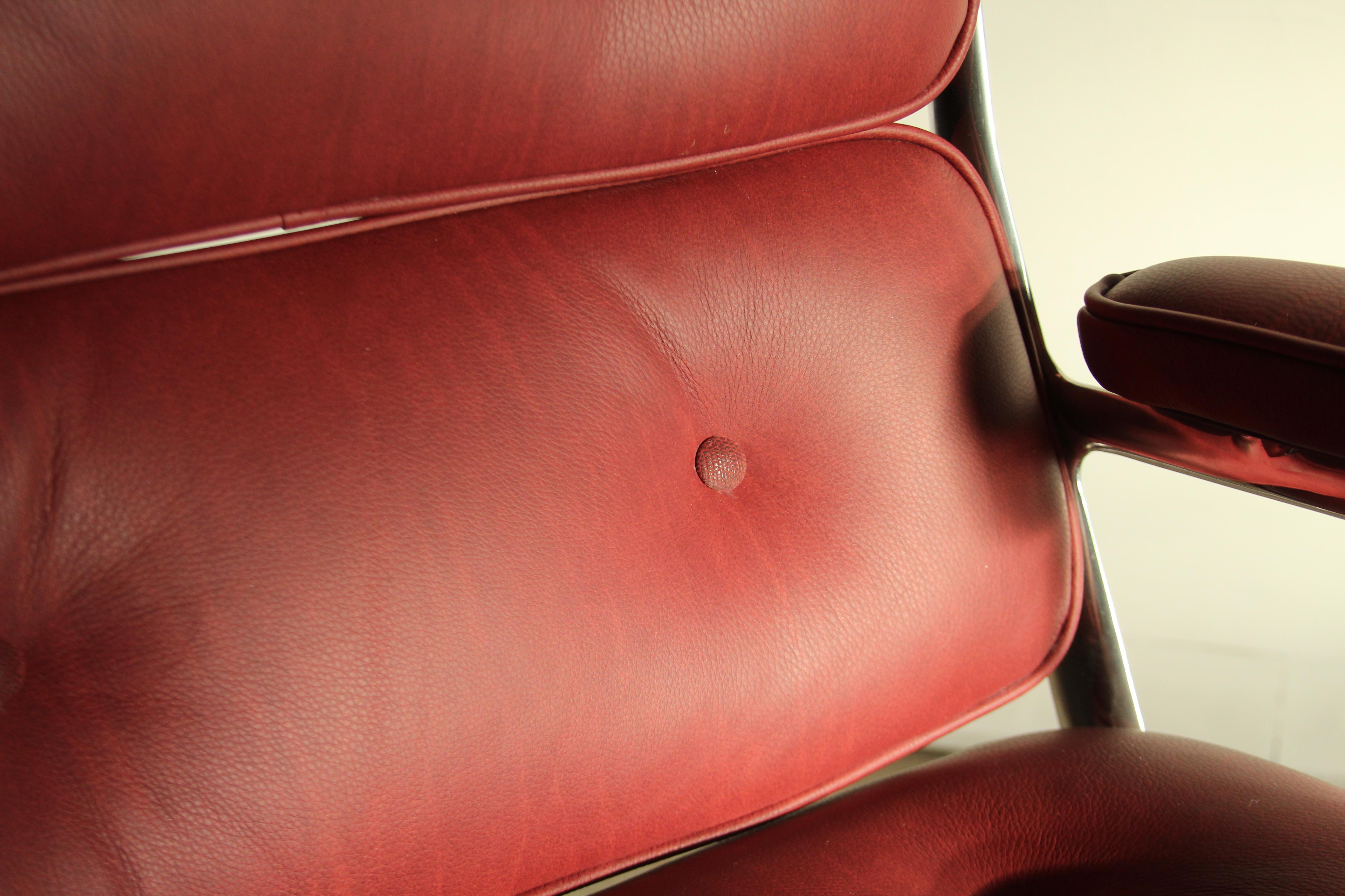 Aluminum Vintage Eames Time Life Executive Chair in Oxblood Leather, 1970s