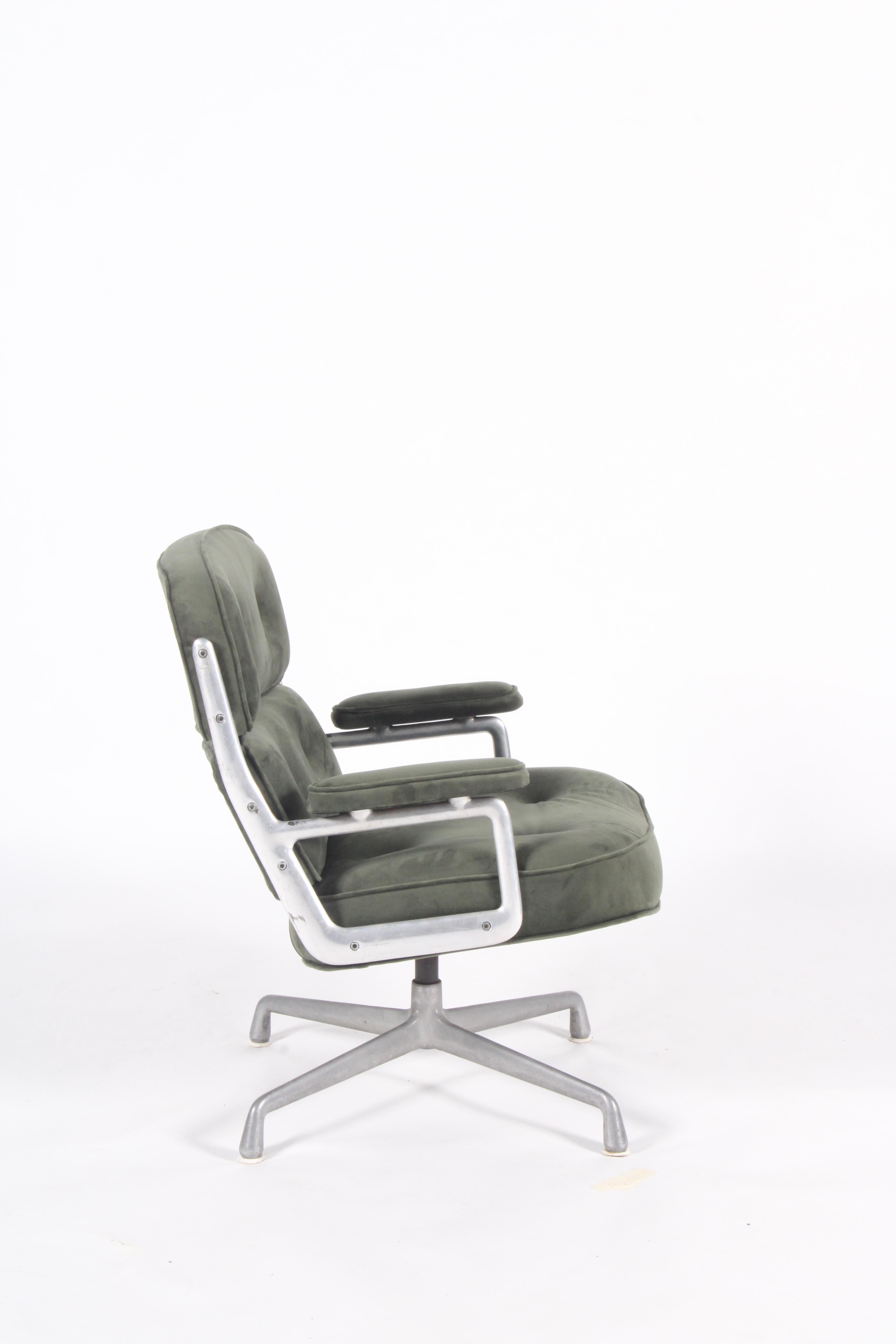 Vintage Eames Time Life Lobby Chair For Herman Miller *FREE WORLDWIDE DELIVERY In Good Condition For Sale In Portlaoise, IE