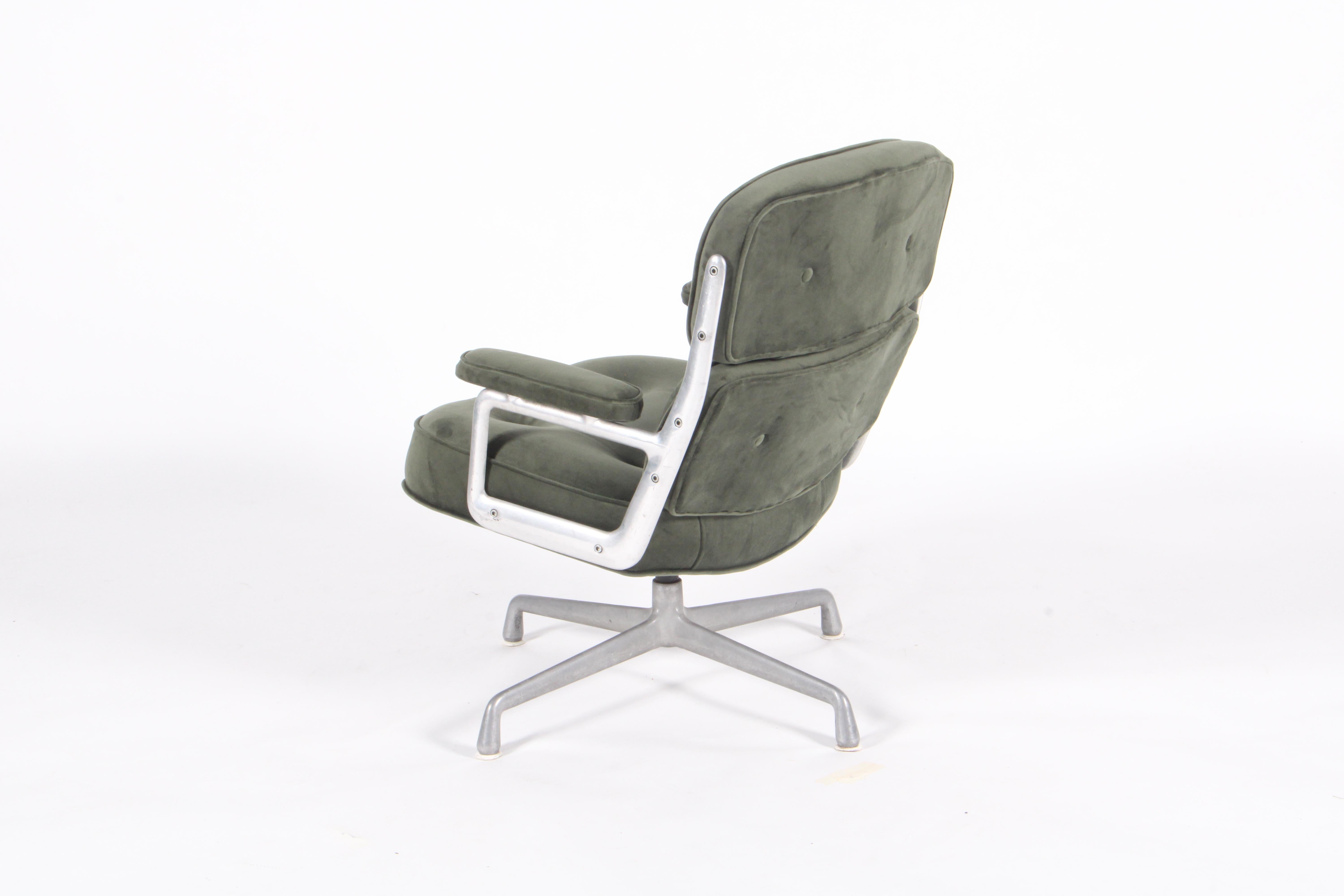 Aluminum Vintage Eames Time Life Lobby Chair For Herman Miller *FREE WORLDWIDE DELIVERY For Sale