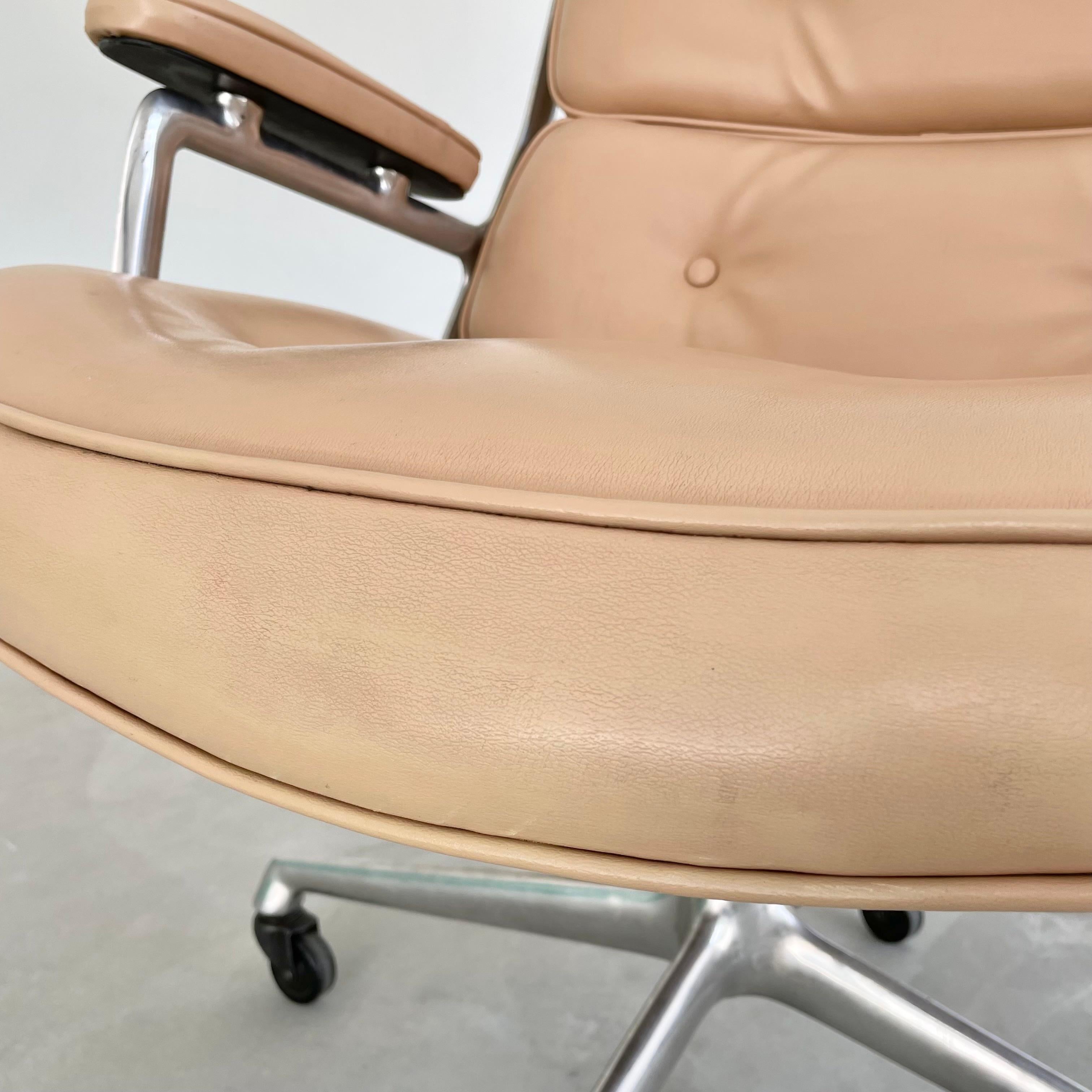 Vintage Eames Time Life Lobby Chair in Camel 5