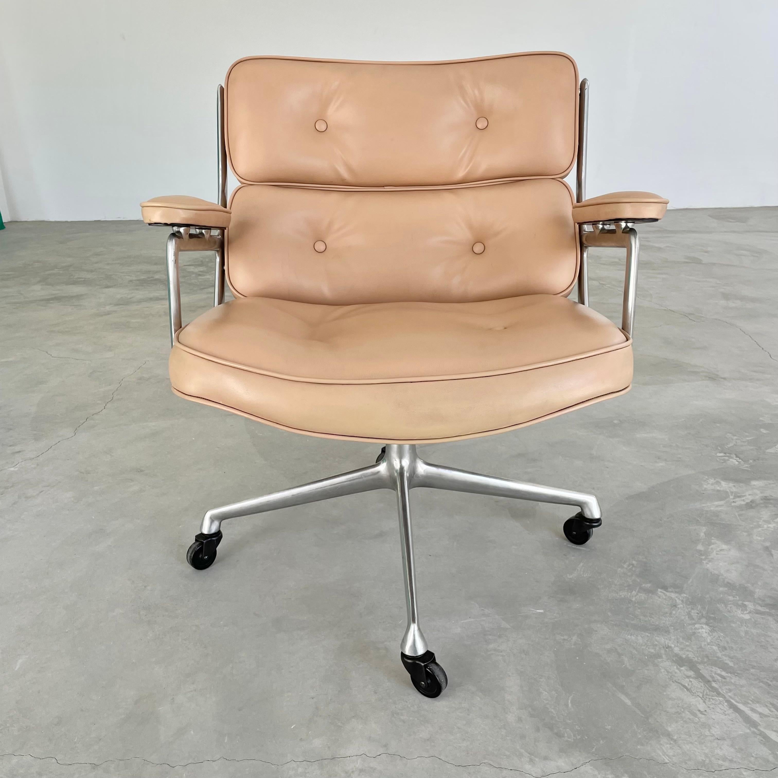 Vintage Eames Time Life Lobby Chair in Camel 8