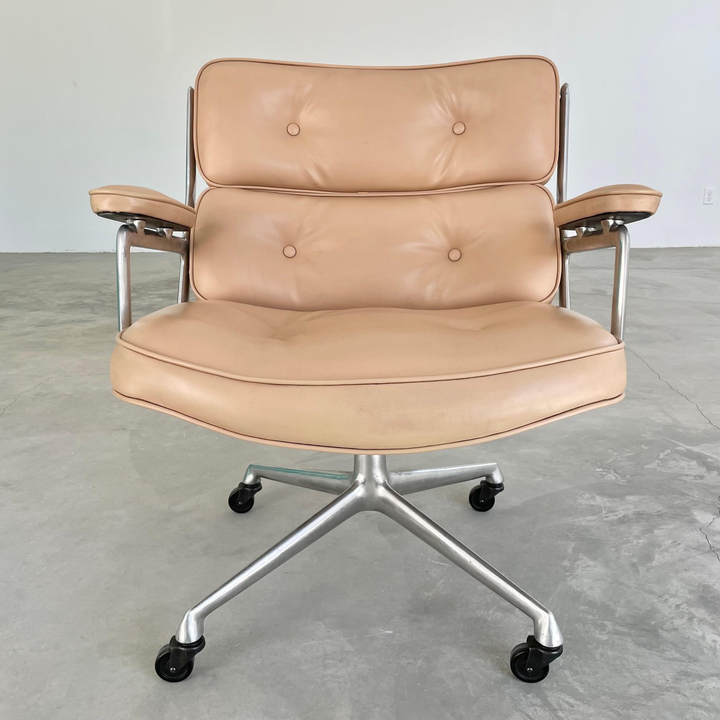 Vintage Eames Time Life Lobby Chair in Camel 9