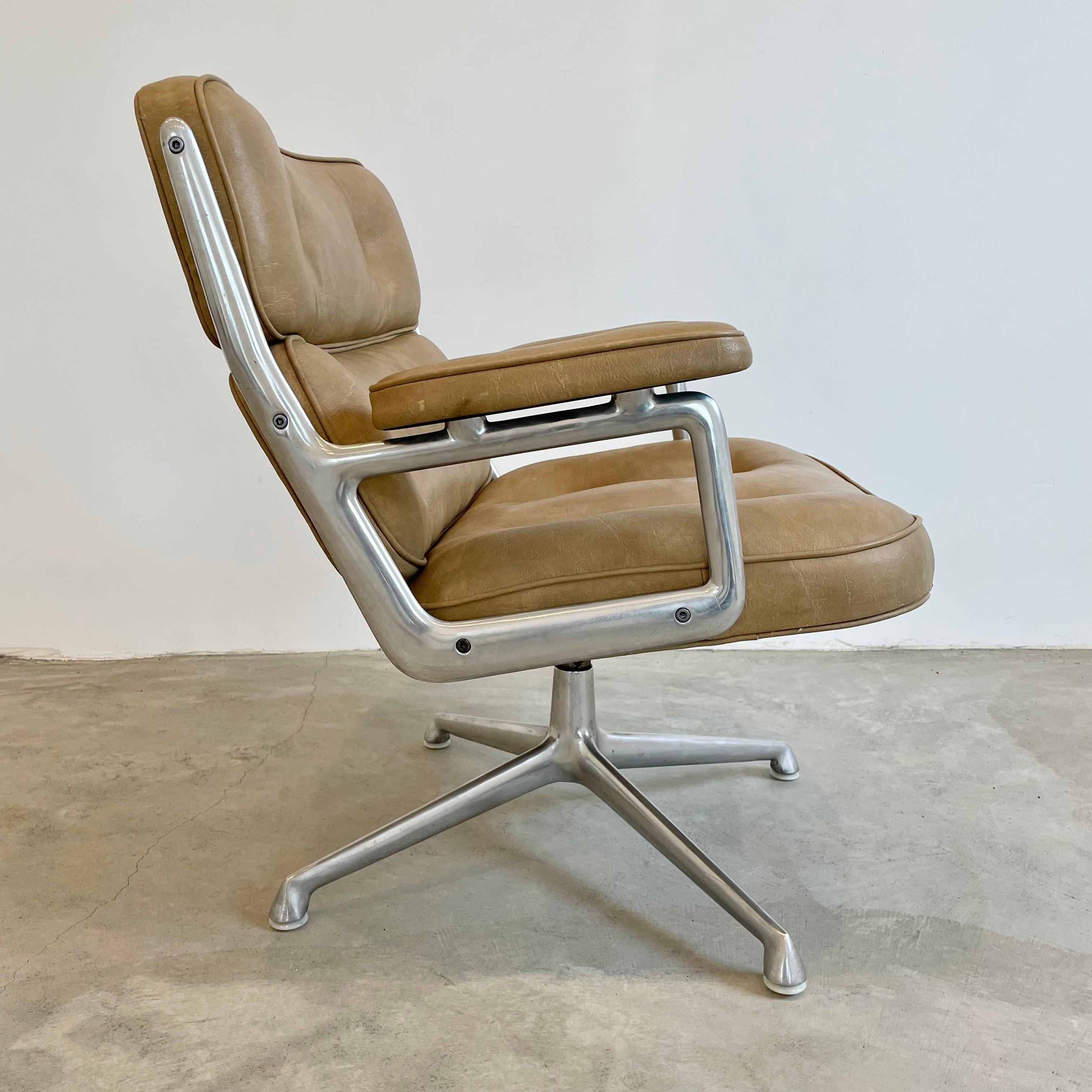 Synthetic Vintage Eames Time Life Lobby Chair in Camel